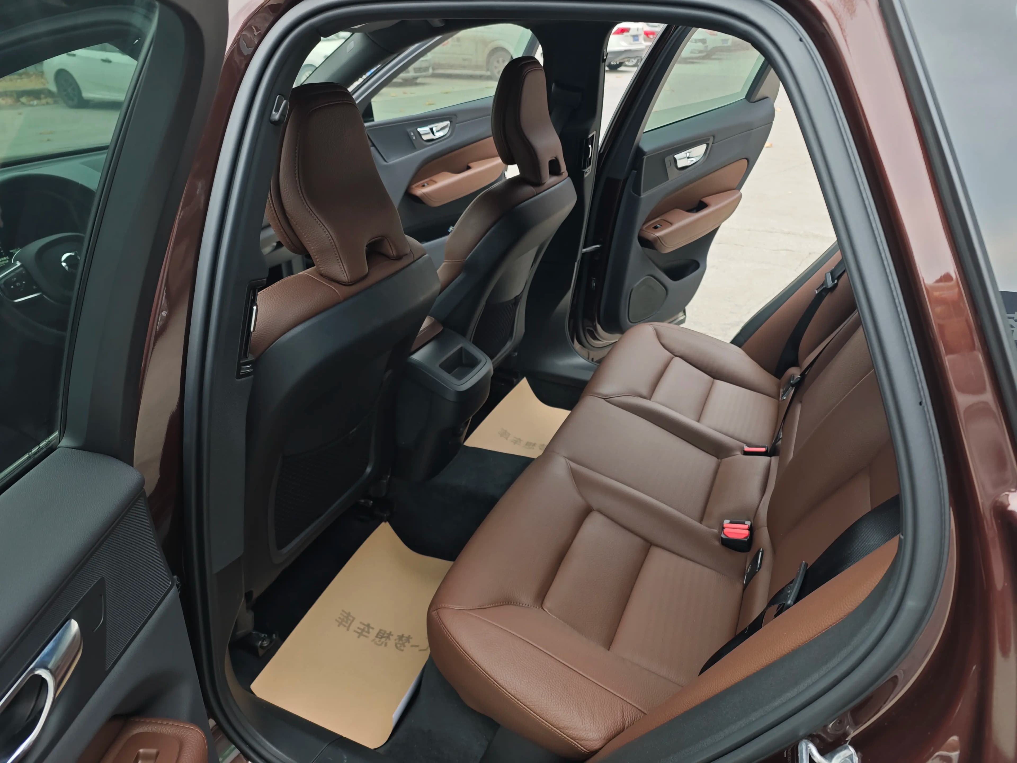 Volvo XC60 2021 г. 54000 км. — фото 14