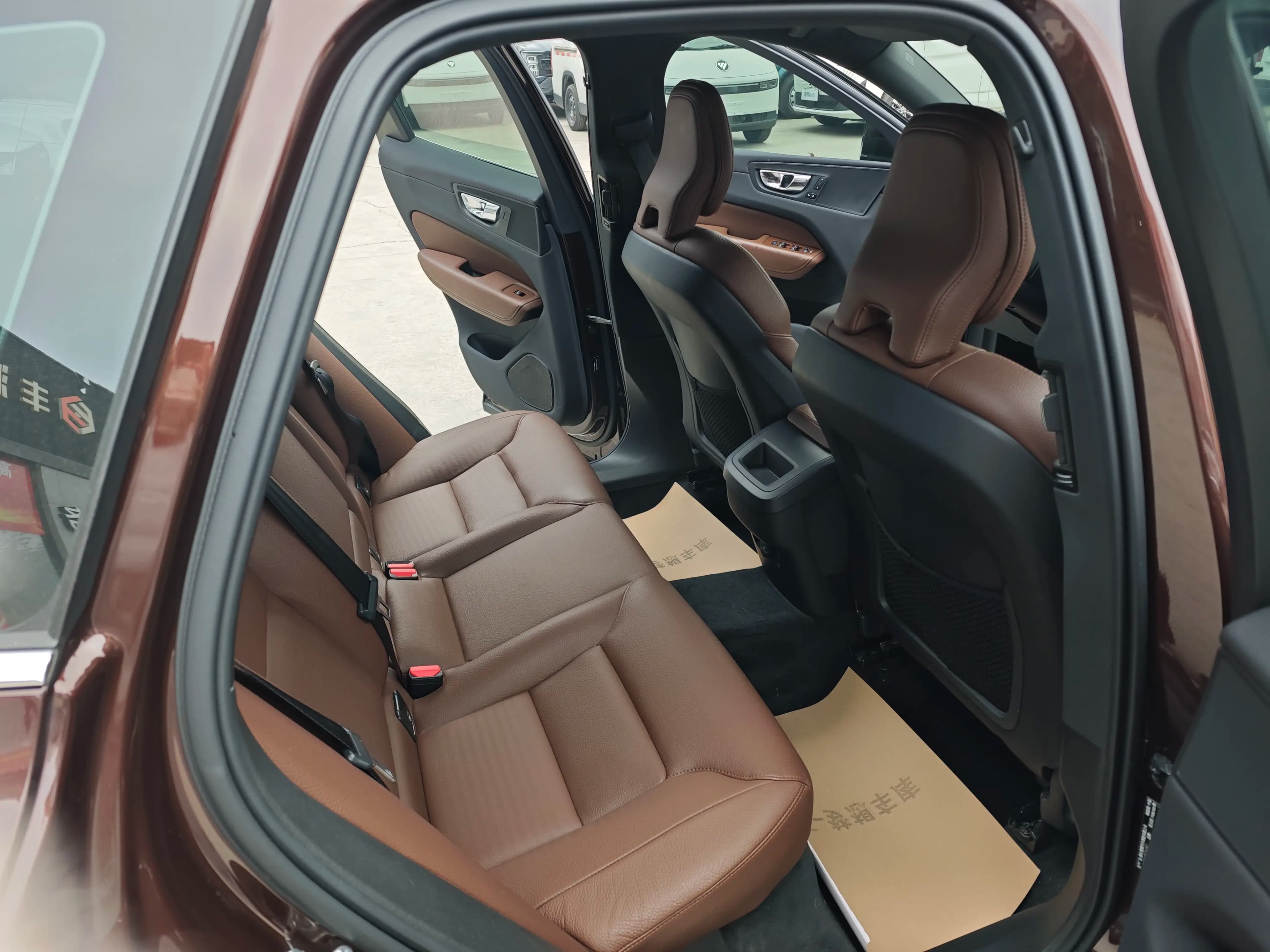 Volvo XC60 2021 г. 54000 км. — фото 17