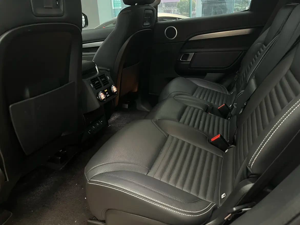 Land Rover Discovery 2022 г. 48006 км. — фото 11