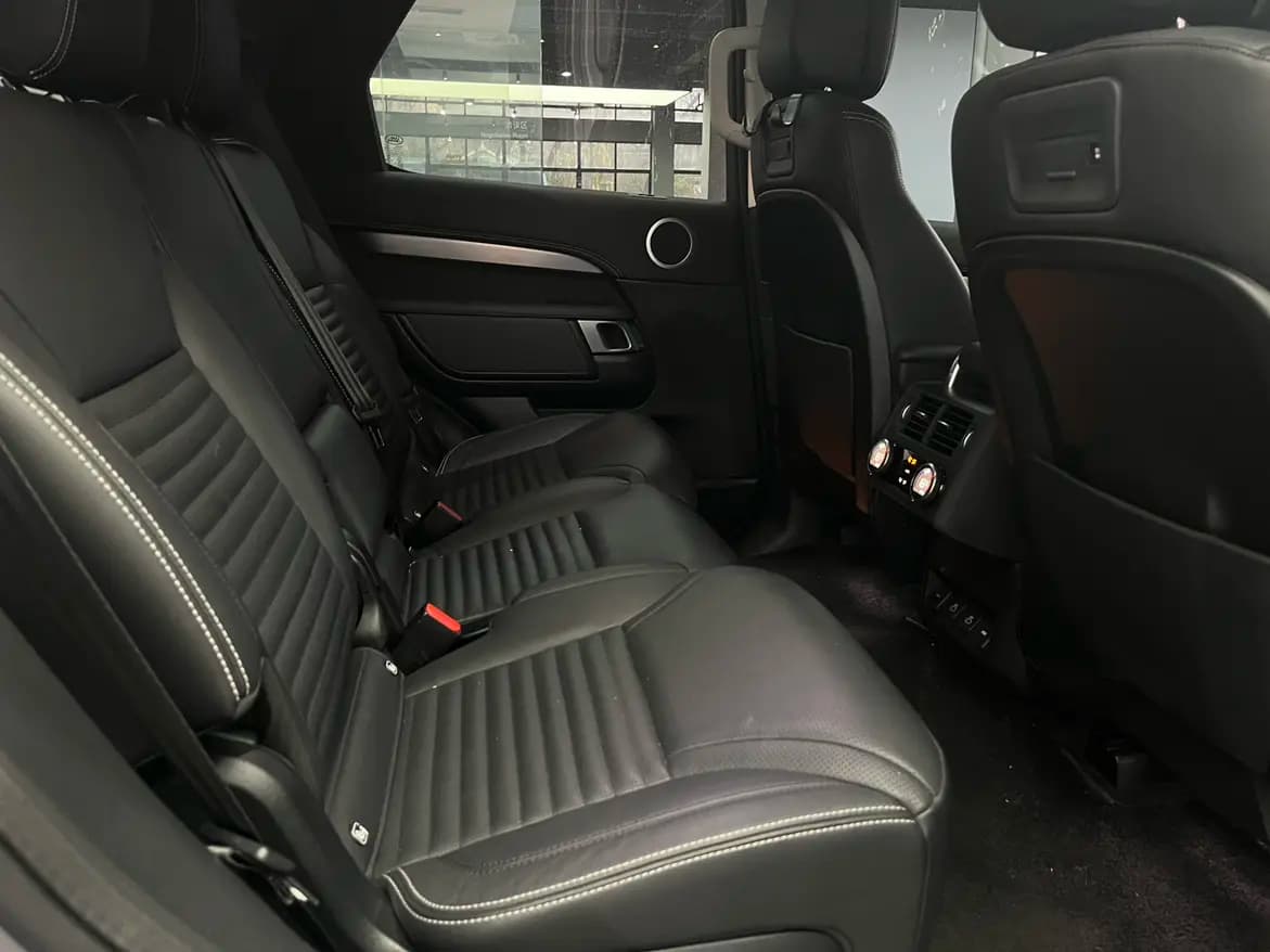 Land Rover Discovery 2022 г. 48006 км. — фото 12