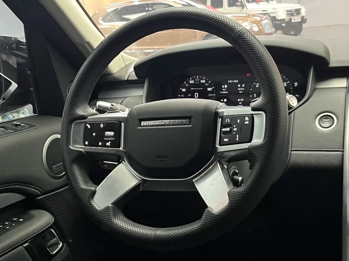Land Rover Discovery 2022 г. 48006 км. — фото 9