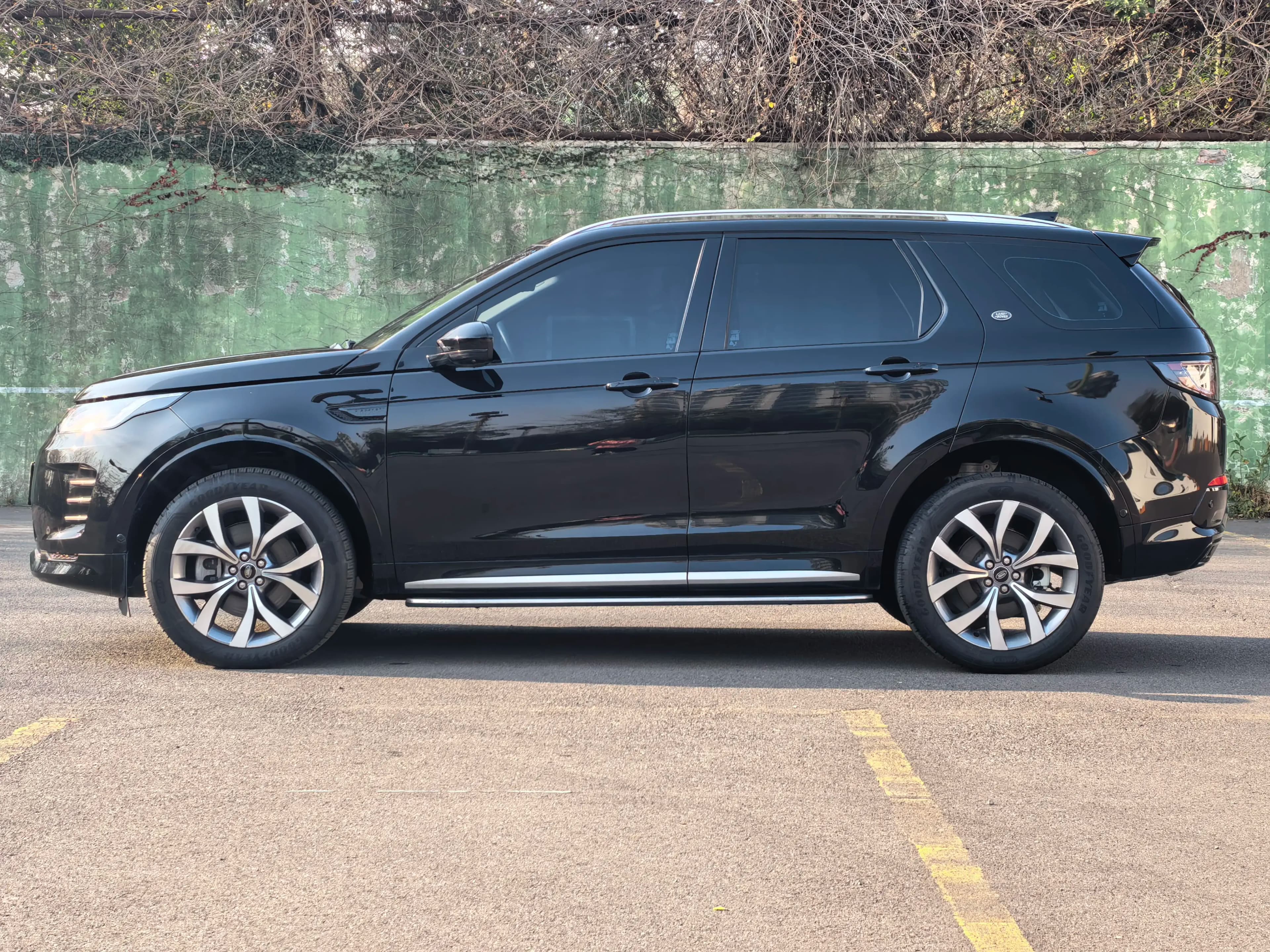 Land Rover Discover Sports 2024 г. 6900 км. — фото 2