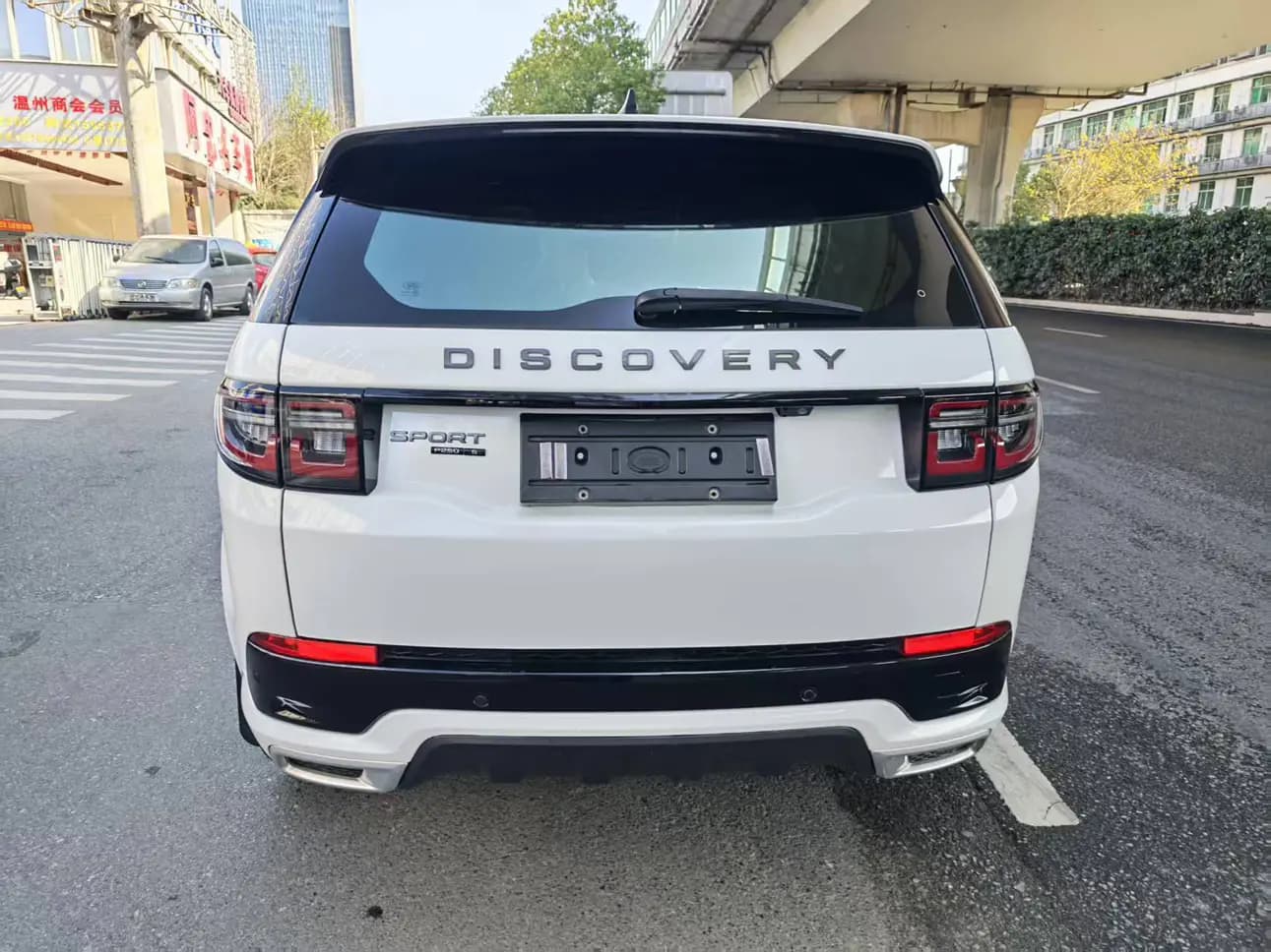 Land Rover Discover Sports 2021 г. 89007 км. — фото 3