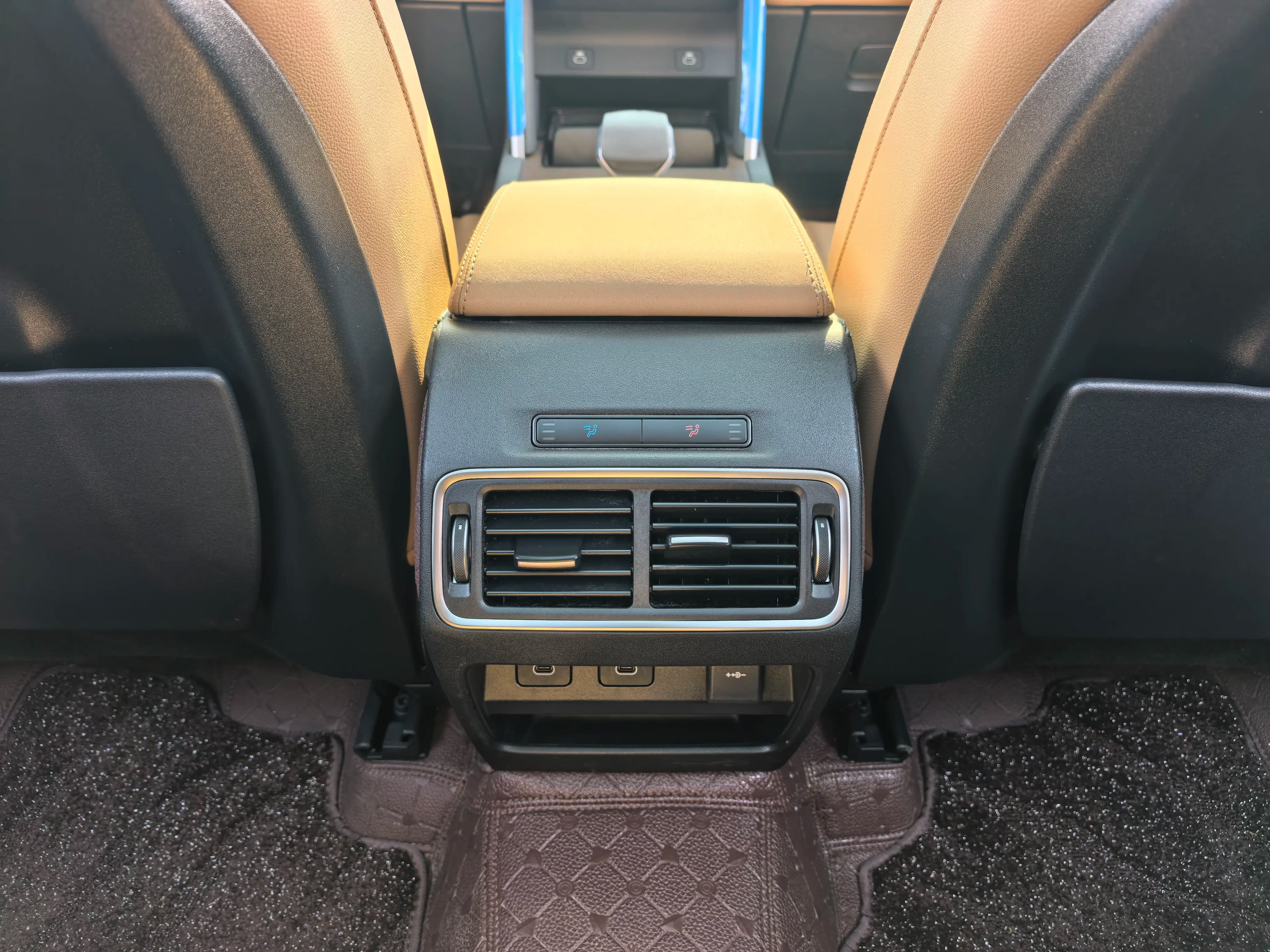Land Rover Discover Sports 2025 г. 31000 км. — фото 13