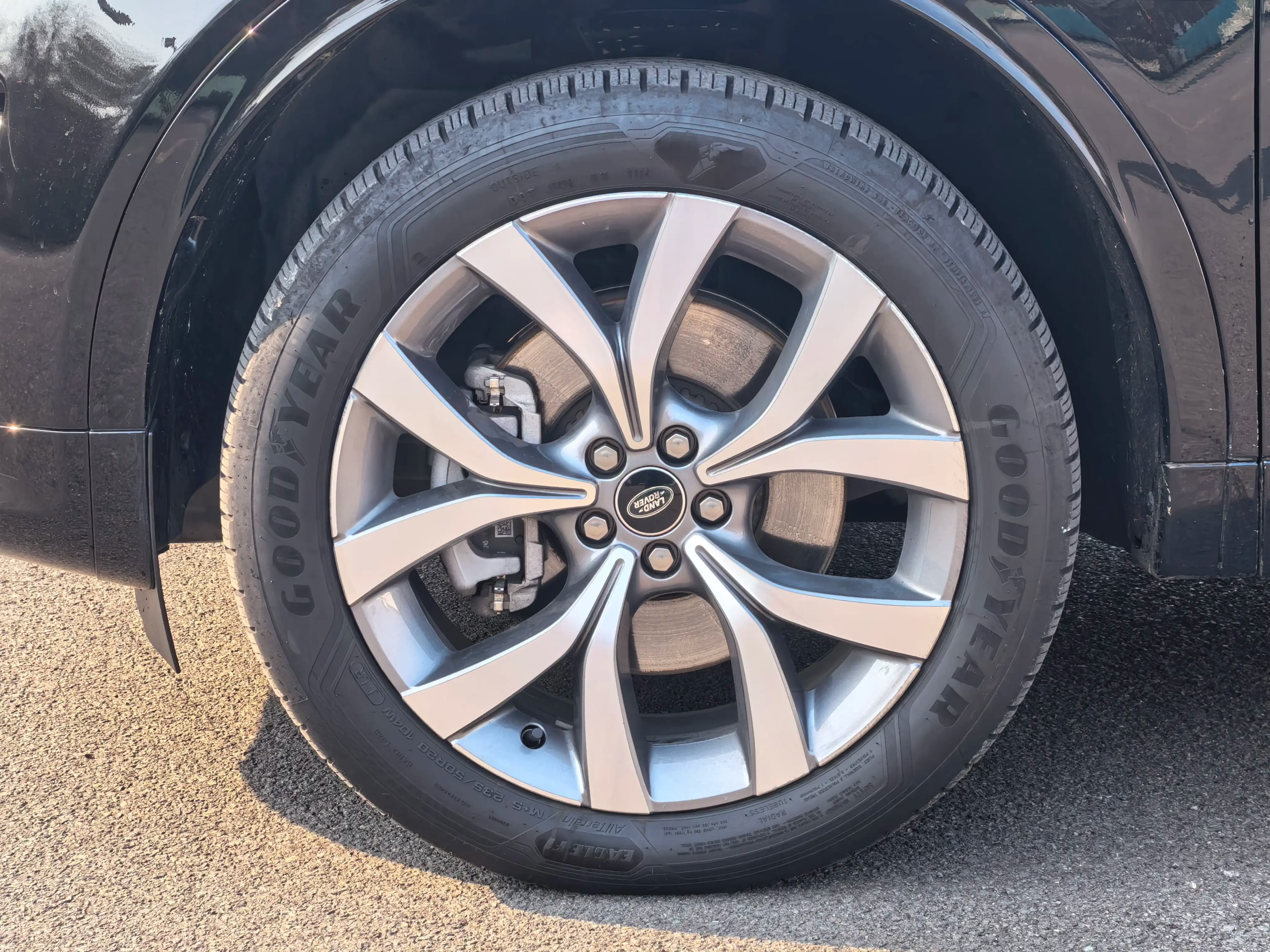 Land Rover Discover Sports 2025 г. 31000 км. — фото 9