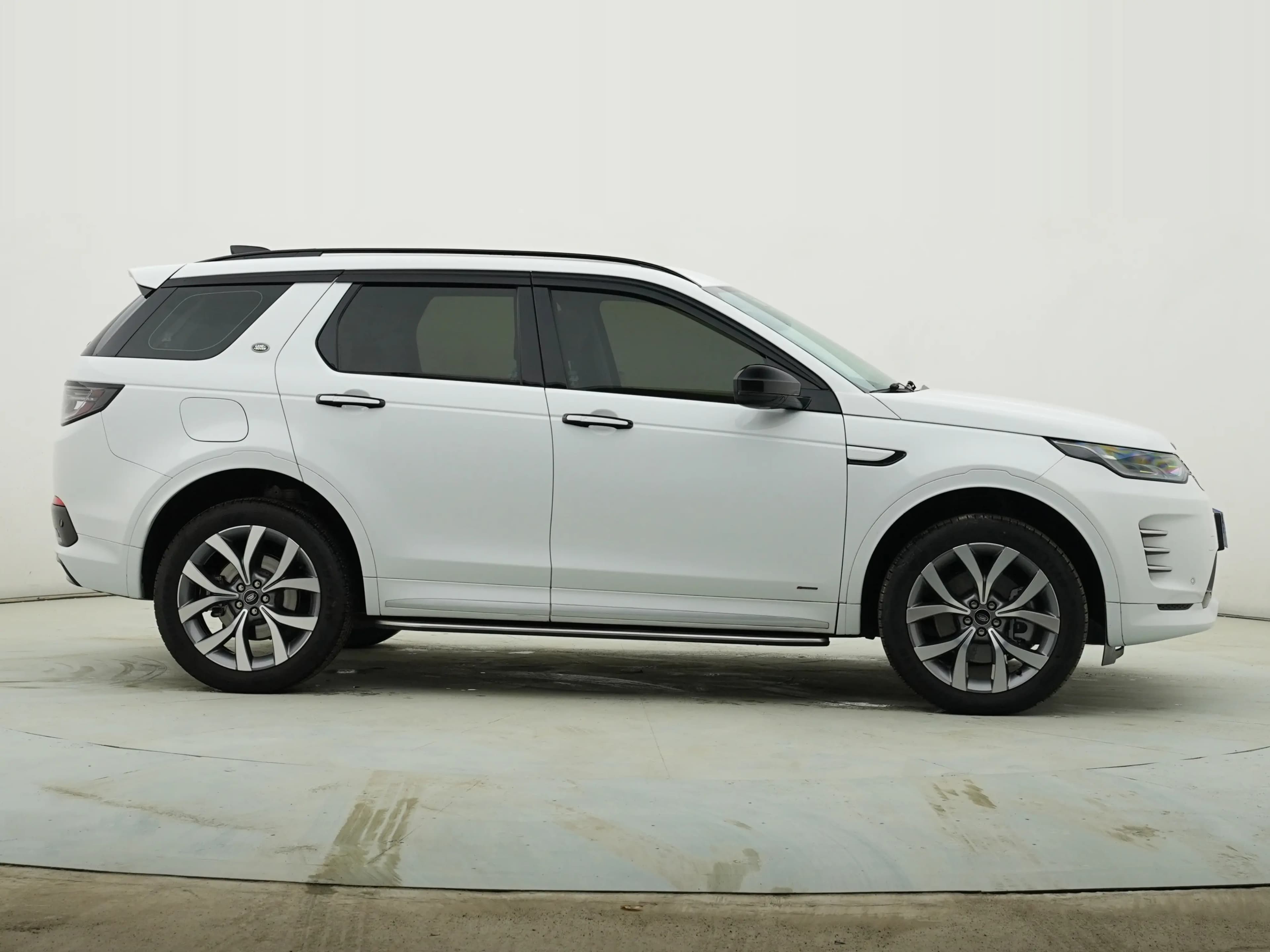 Land Rover Discover Sports 2025 г. 12000 км. — фото 6
