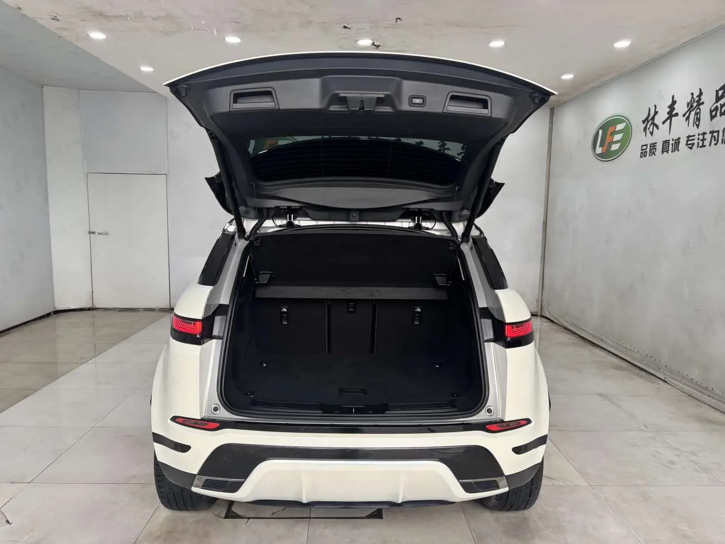 Land Rover Range Rover Evoque 2022 г. 57099 км. — фото 28