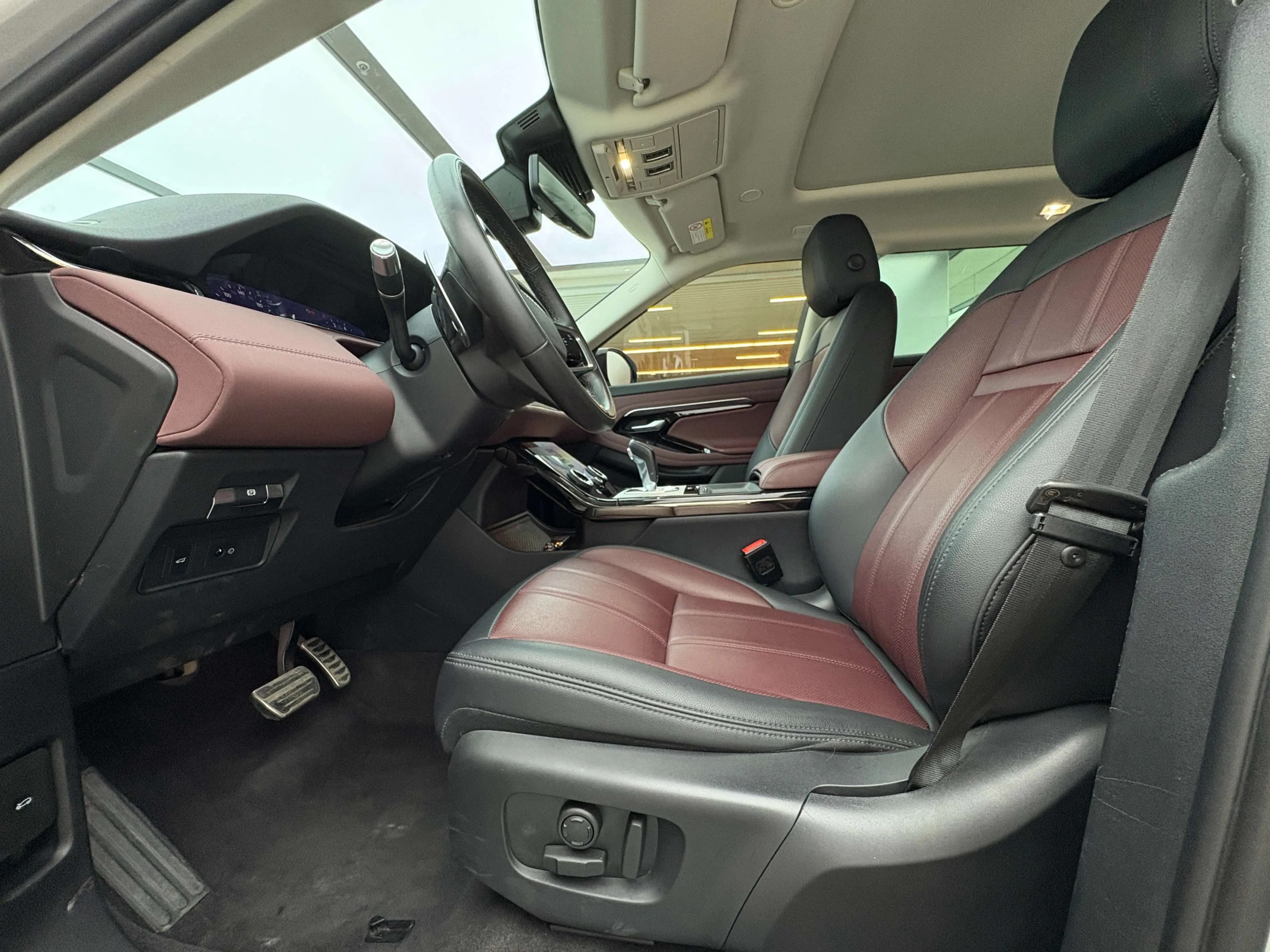 Land Rover Range Rover Evoque 2023 г. 62100 км. — фото 12