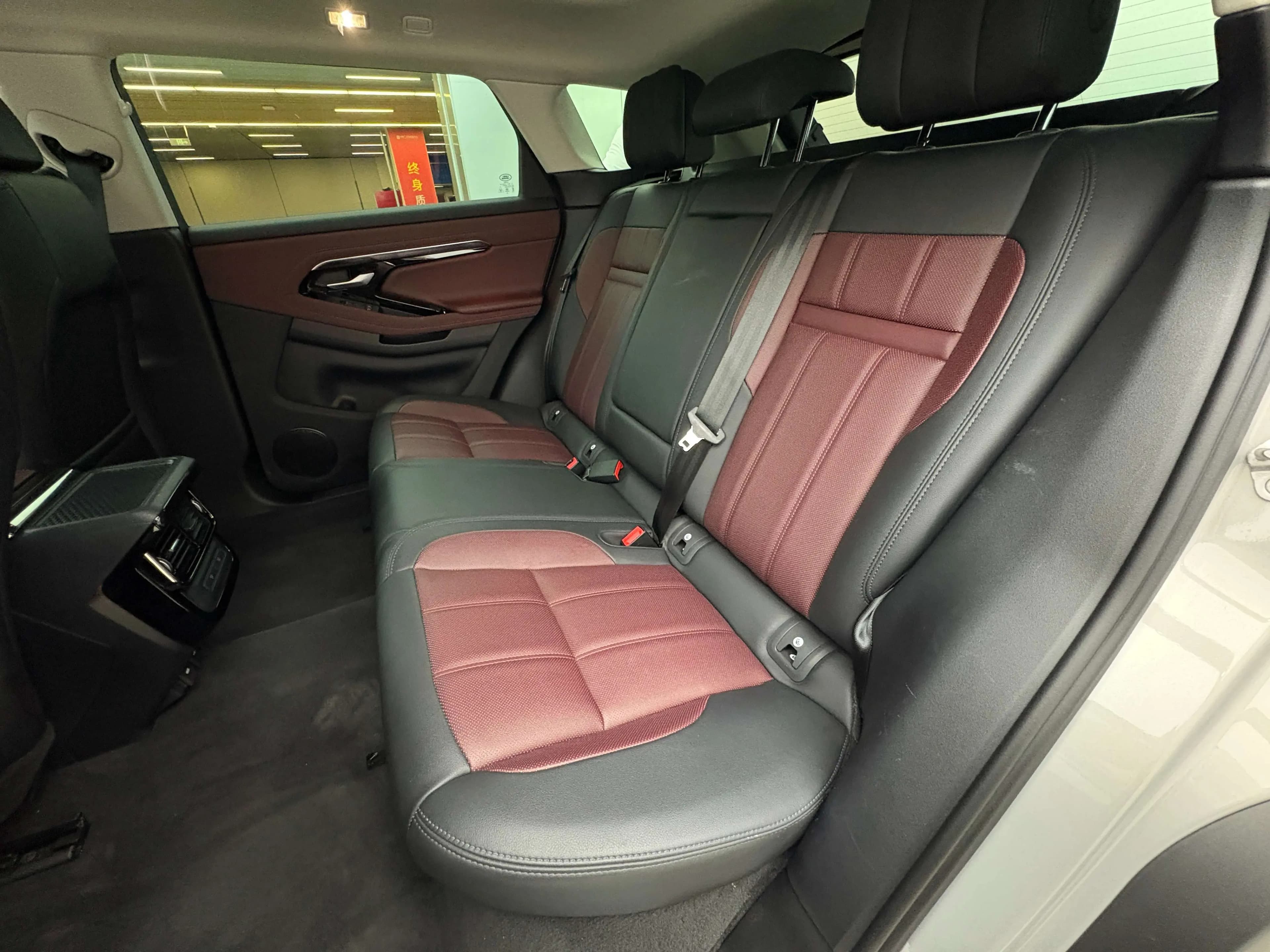 Land Rover Range Rover Evoque 2023 г. 62100 км. — фото 13