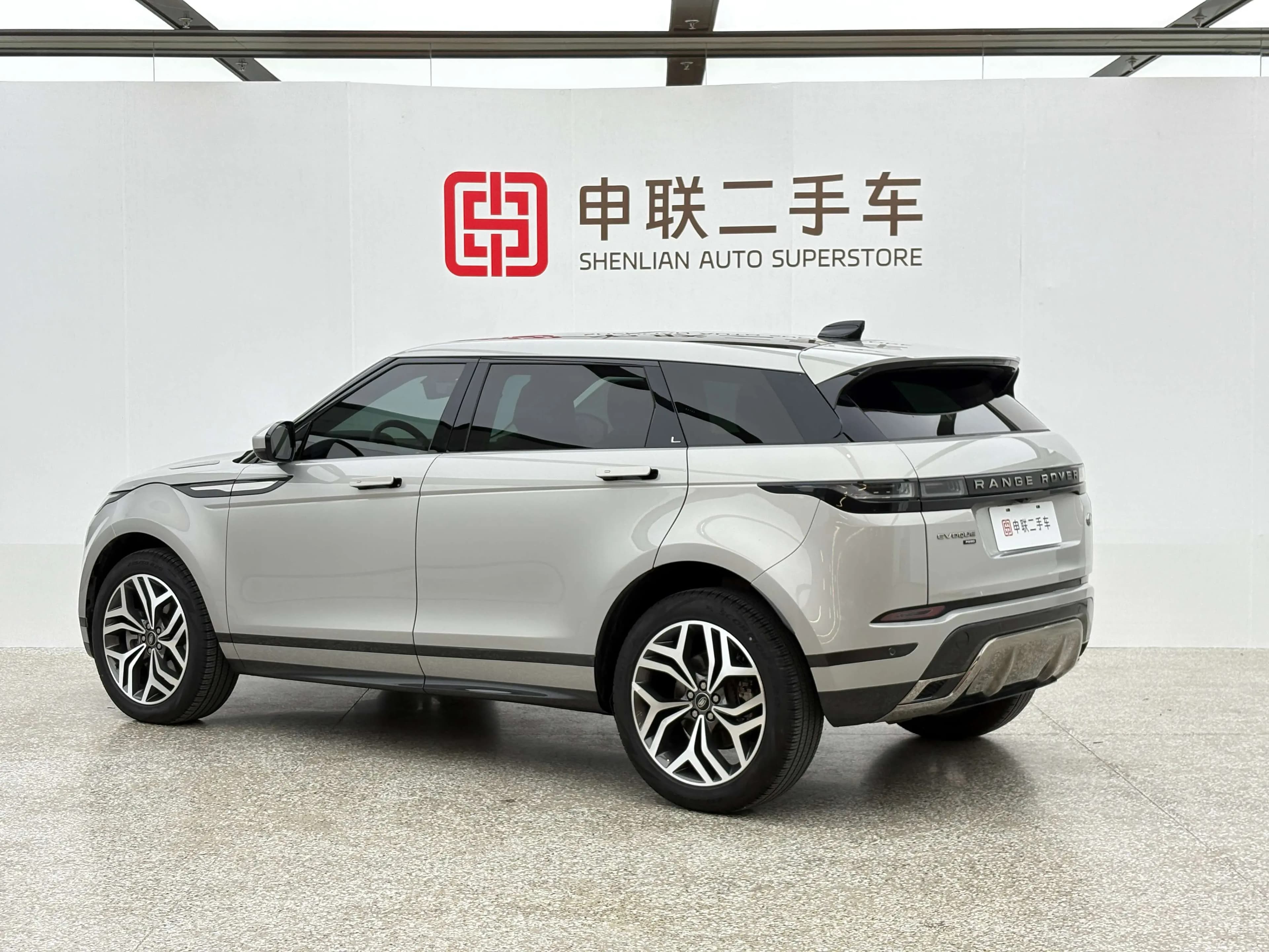 Land Rover Range Rover Evoque 2023 г. 62100 км. — фото 3