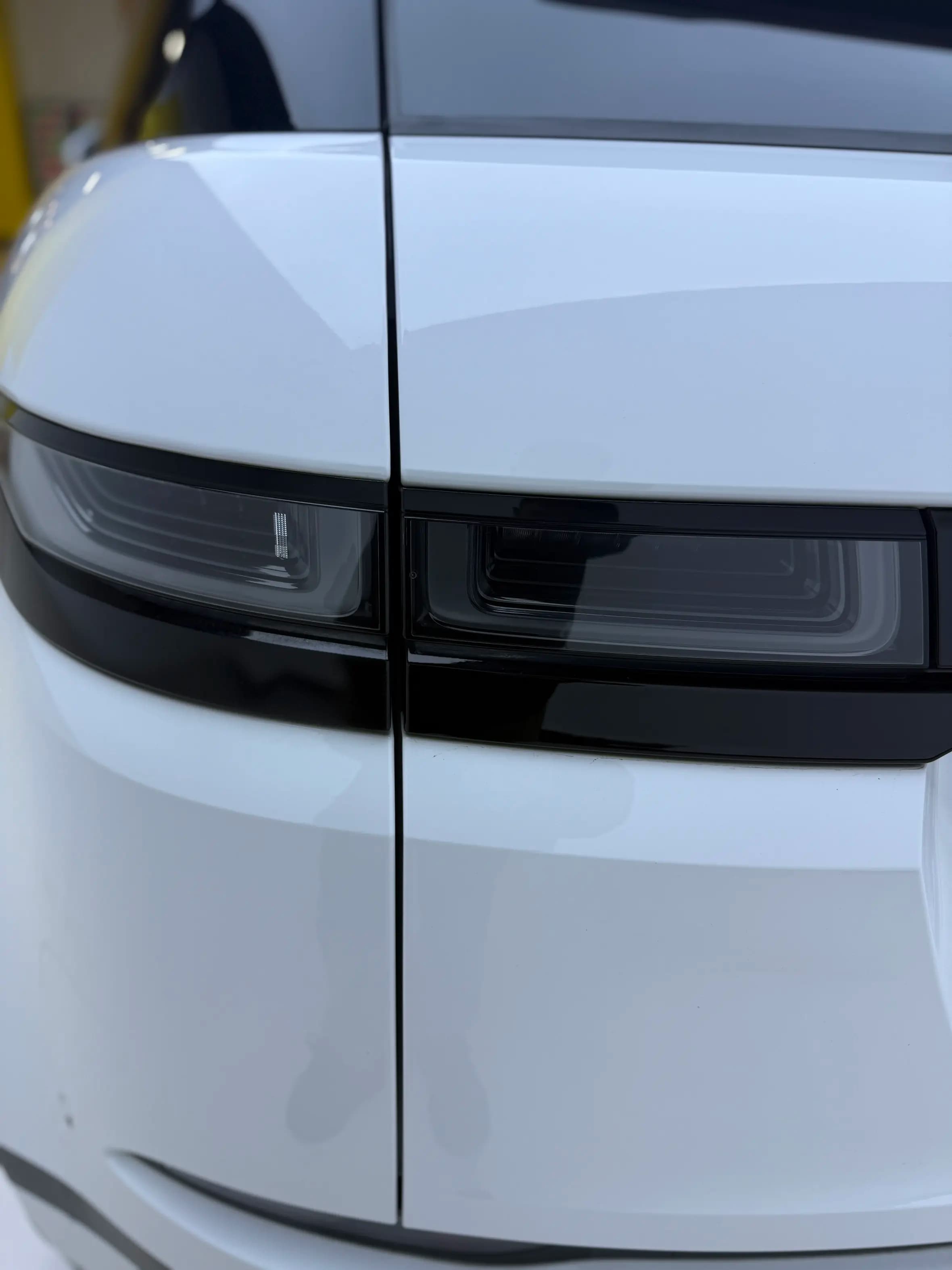 Land Rover Range Rover Evoque 2023 г. 79701 км. — фото 11