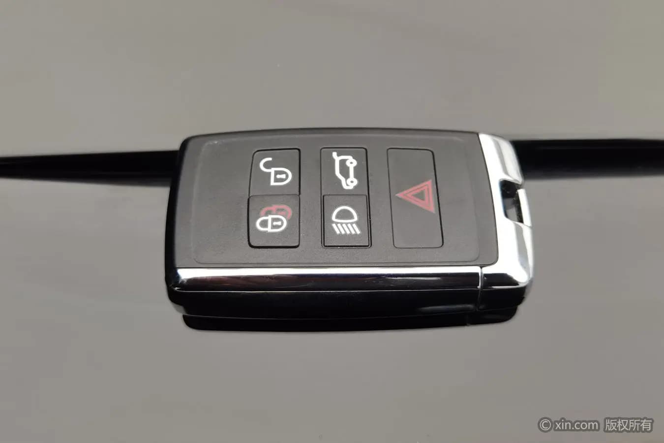 Land Rover Range Rover Evoque 2023 г. 80402 км. — фото 6