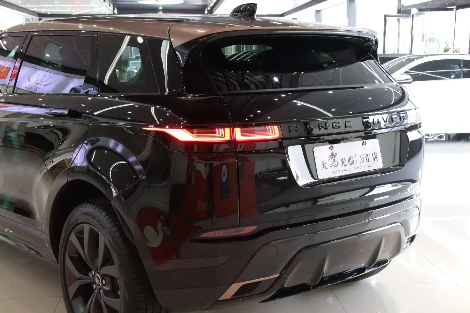 Land Rover Range Rover Evoque 2024 г. 16804 км. — фото 4