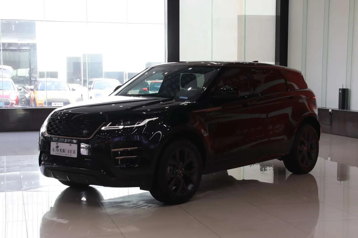Land Rover Range Rover Evoque 2024 г. 16804 км. — фото 7