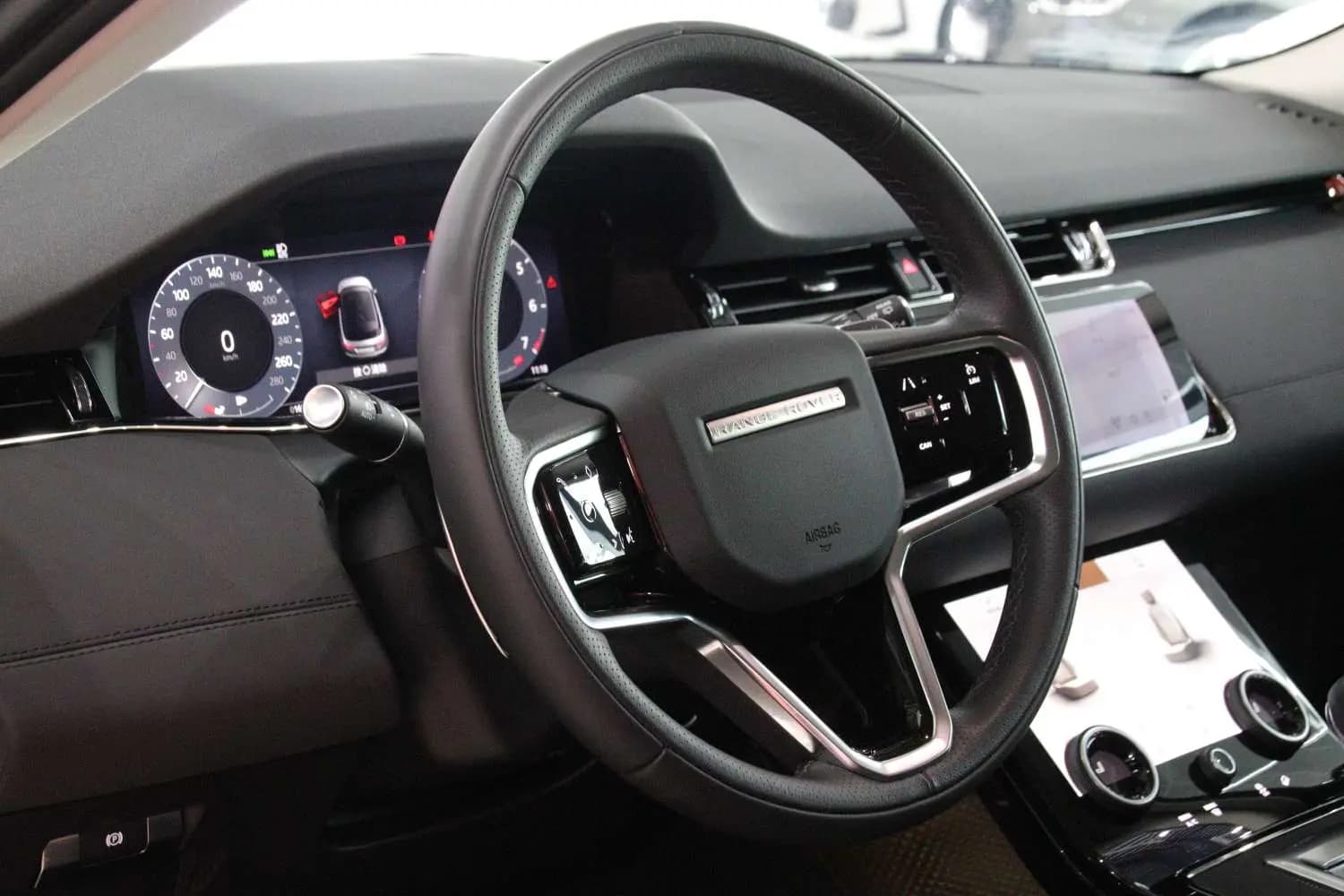 Land Rover Range Rover Evoque 2024 г. 16804 км. — фото 9