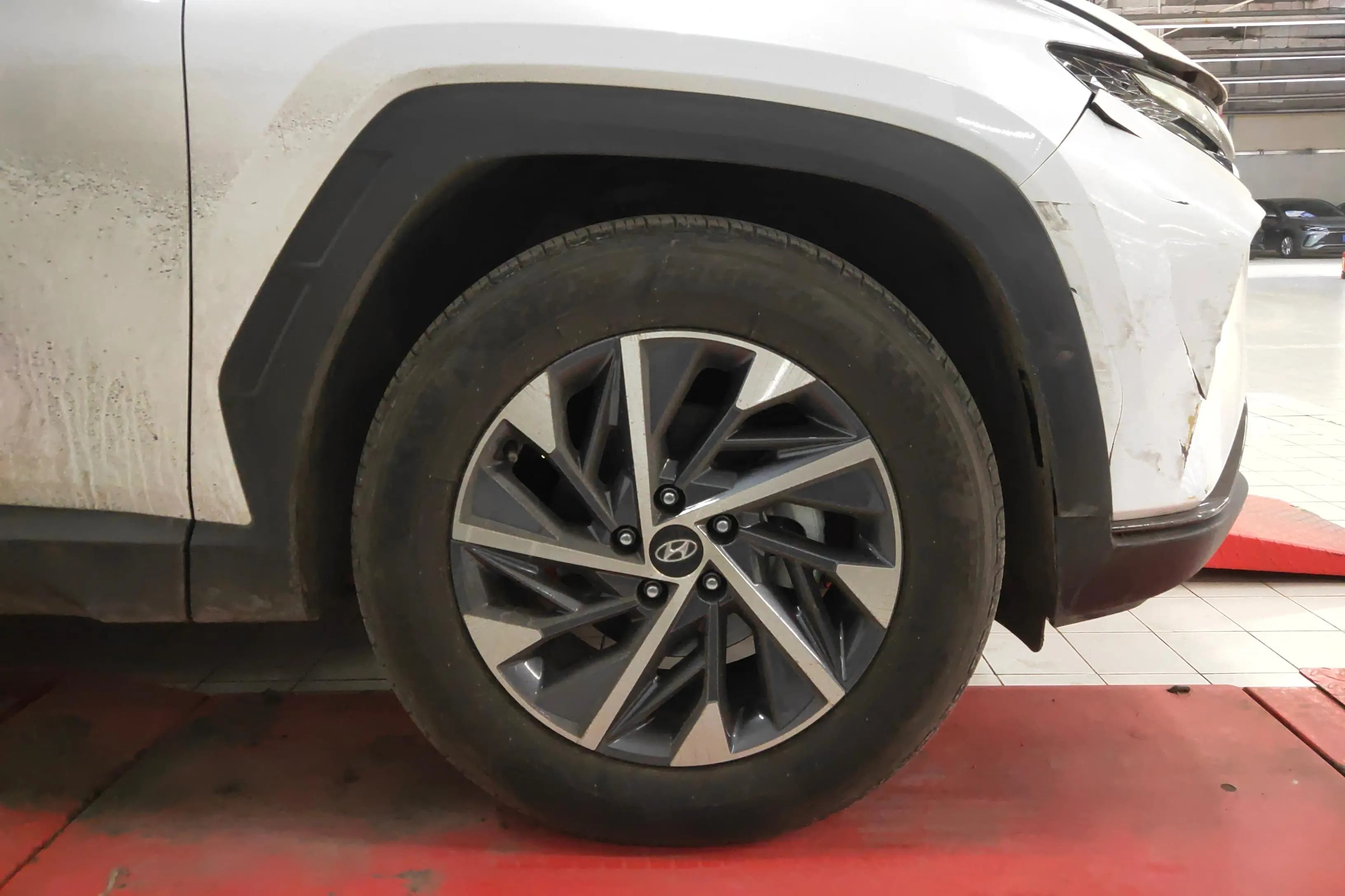 Hyundai Tucson L 2023 г. 46665 км. — фото 11
