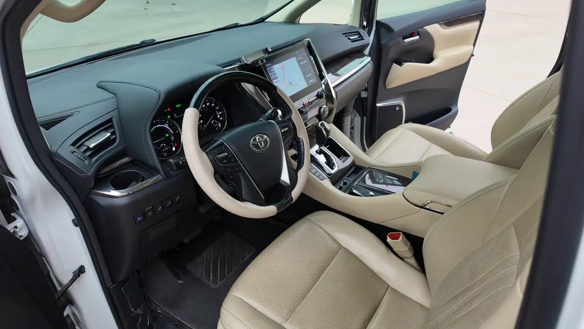 Toyota Crown Wellfire 2021 г. 110044 км. — фото 15