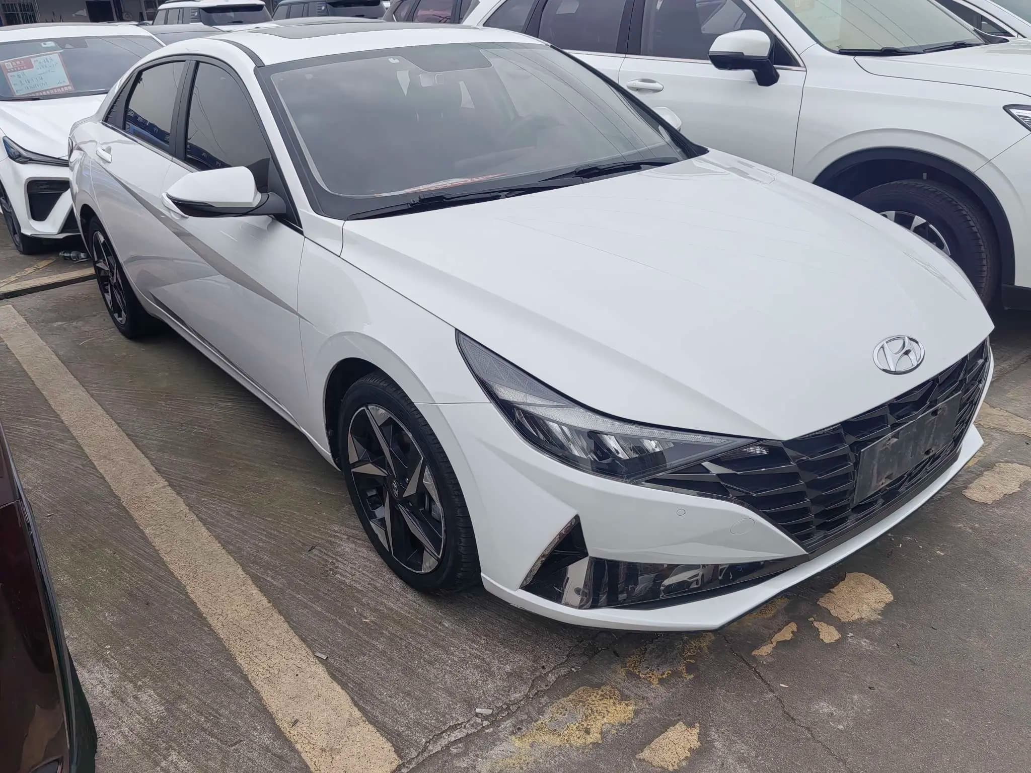 Hyundai Elantra 2021 г. 67036 км. — фото 3