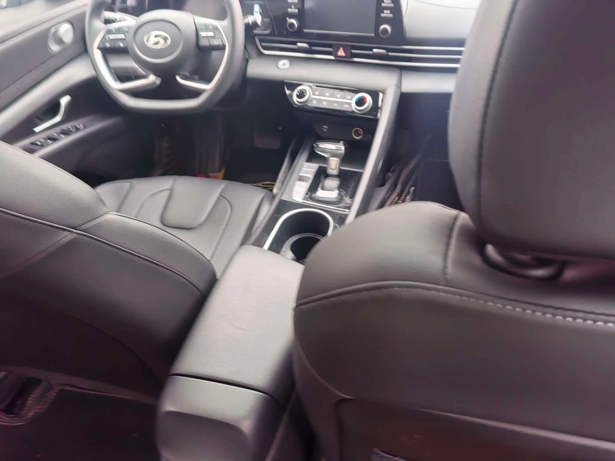 Hyundai Elantra 2021 г. 67036 км. — фото 10