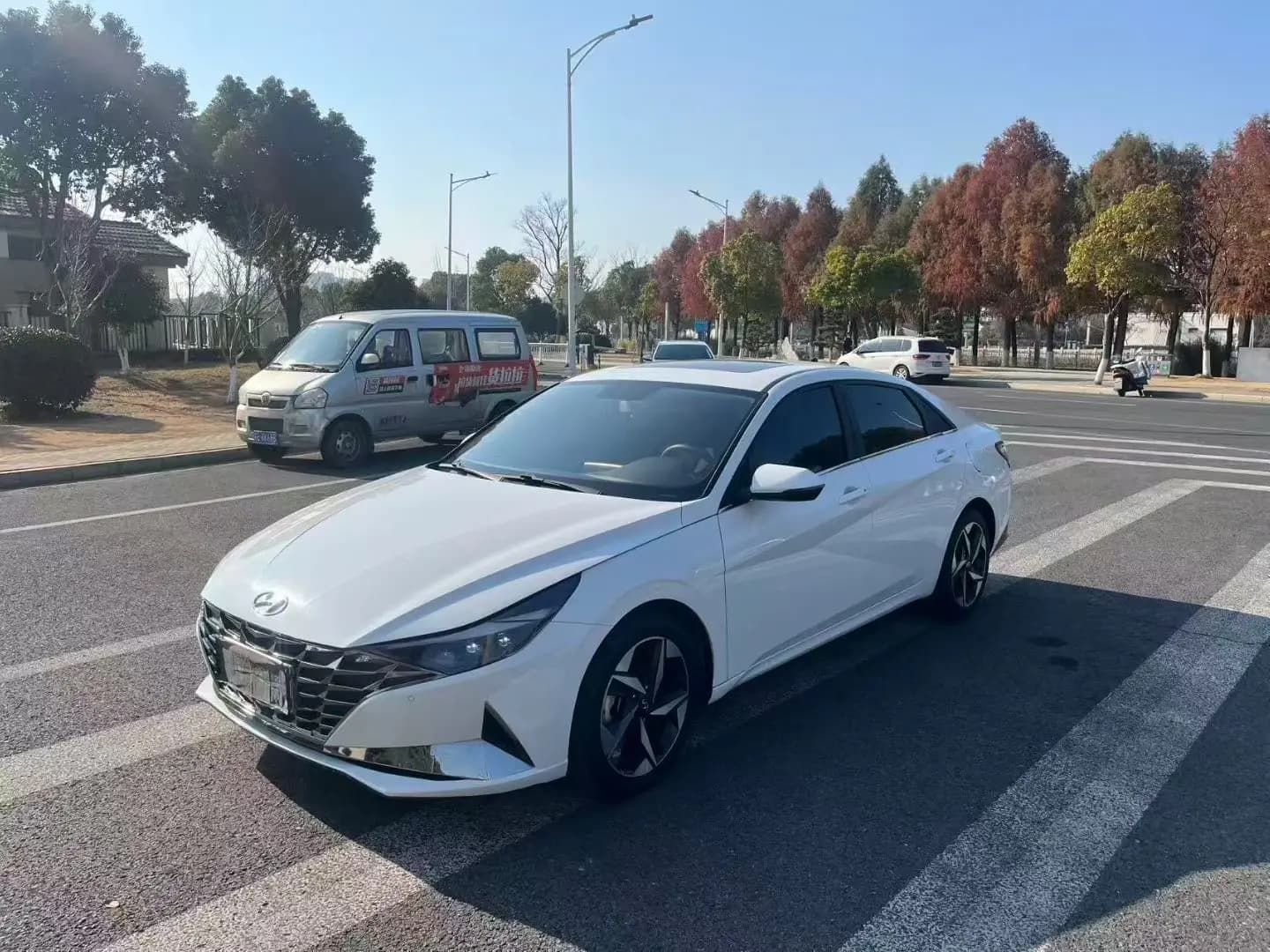 Hyundai Elantra 2021 г. 43037 км.