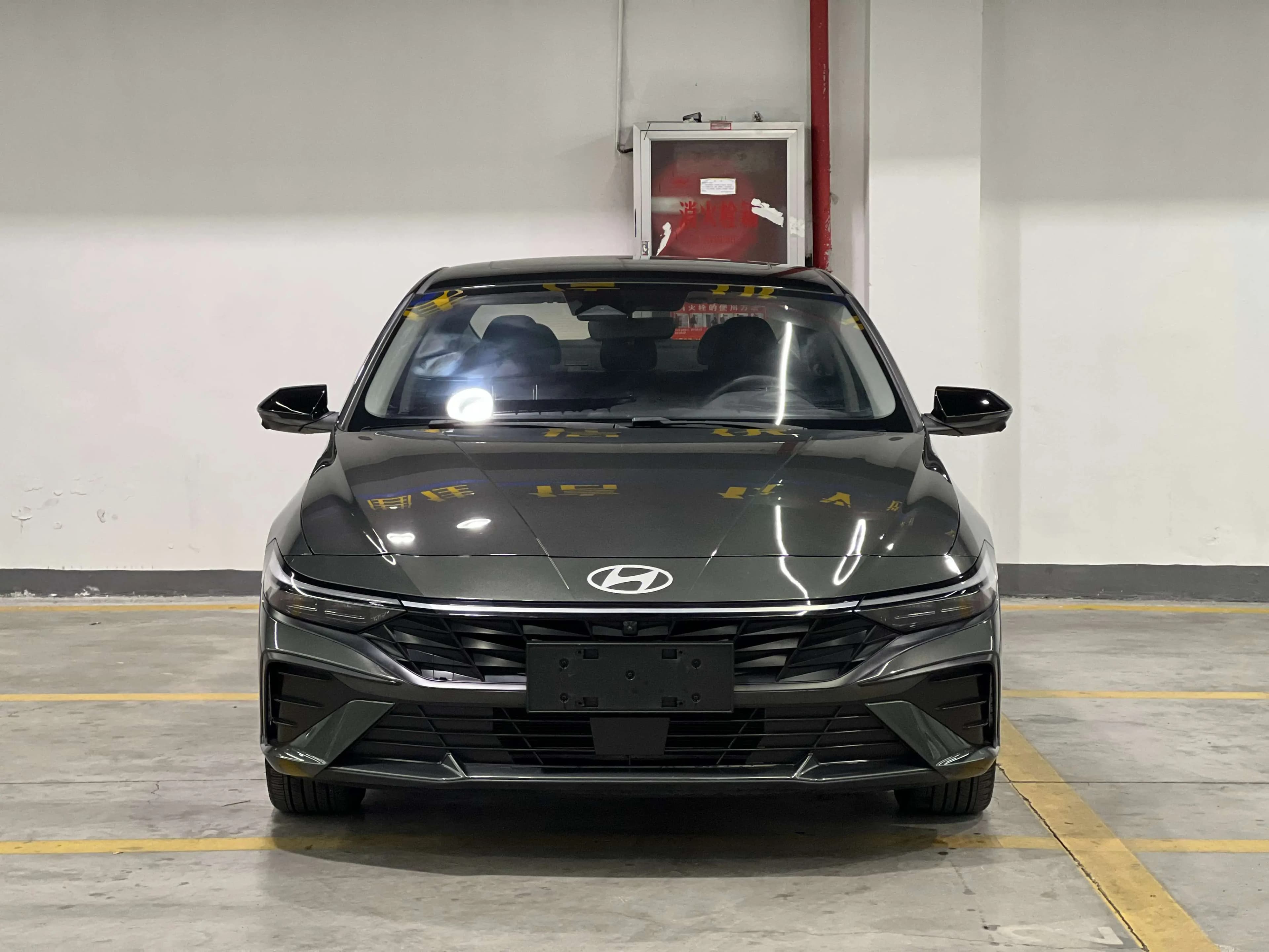 Hyundai Elantra 2023 г. 4038 км. — фото 2