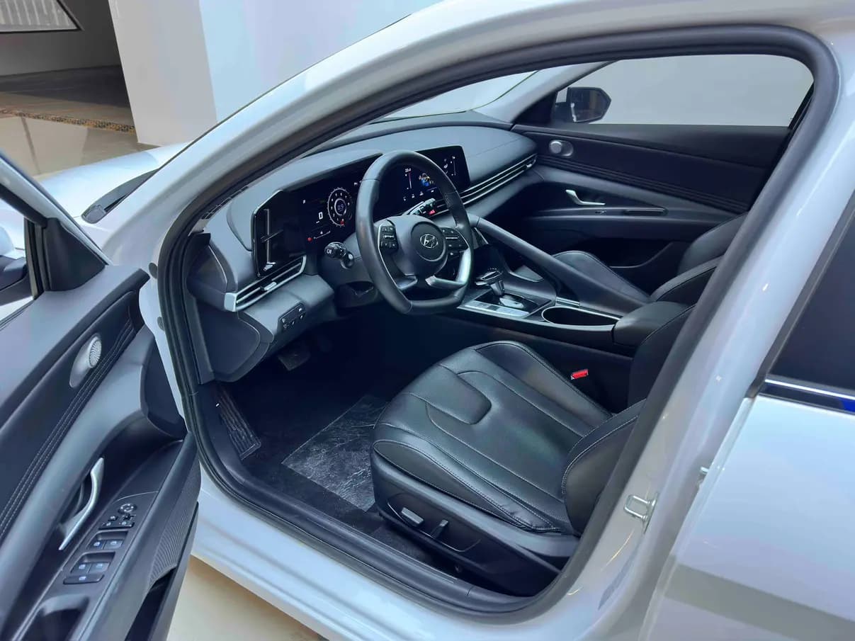 Hyundai Elantra 2022 г. 44039 км. — фото 15