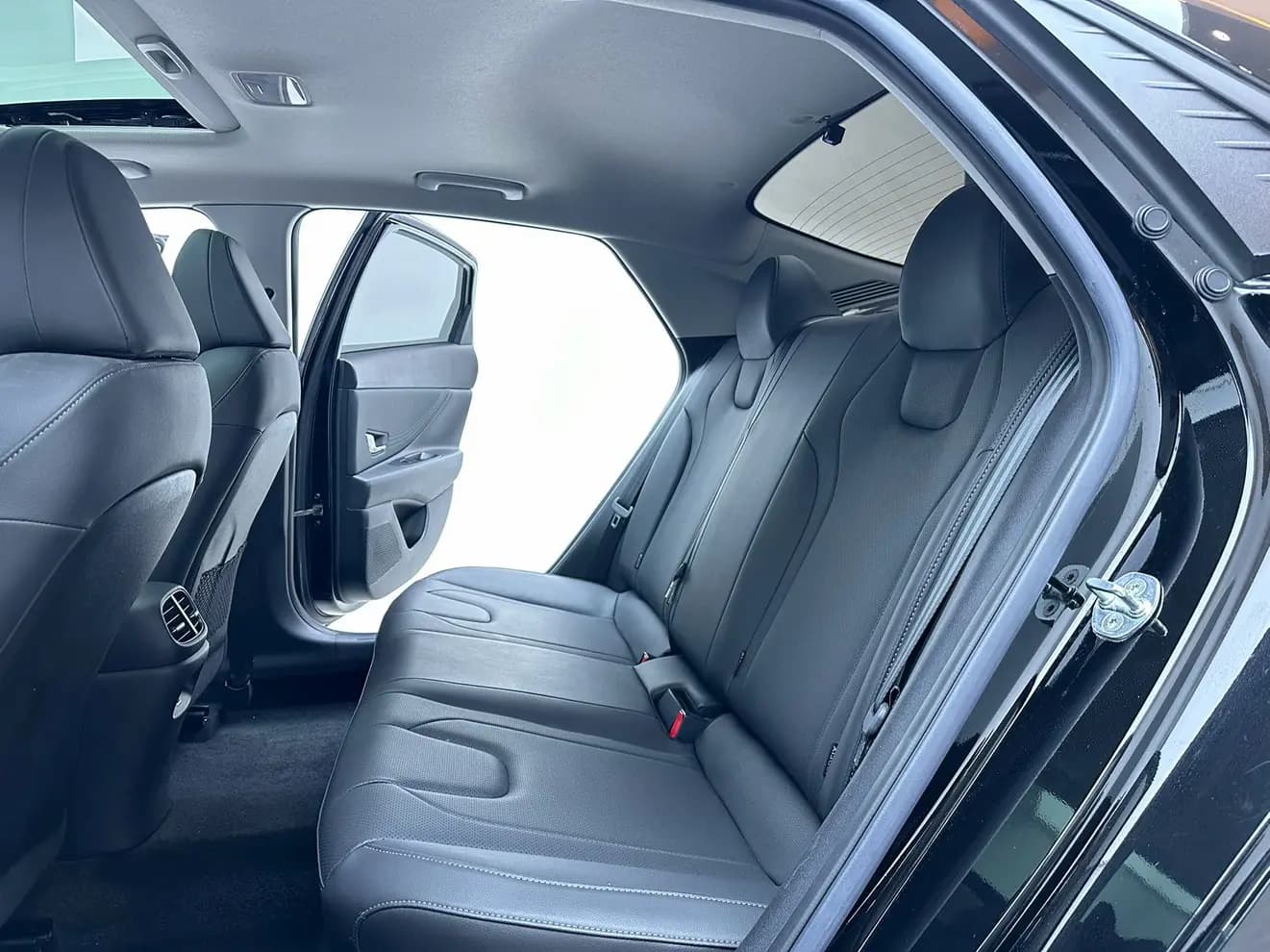 Hyundai Elantra 2022 г. 18040 км. — фото 18