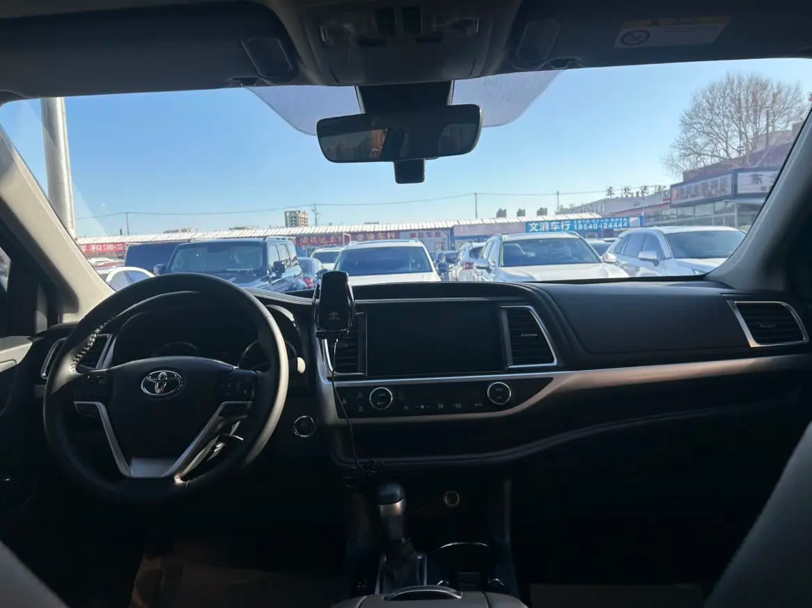 Toyota Highlander 2022 г. 27100 км. — фото 9