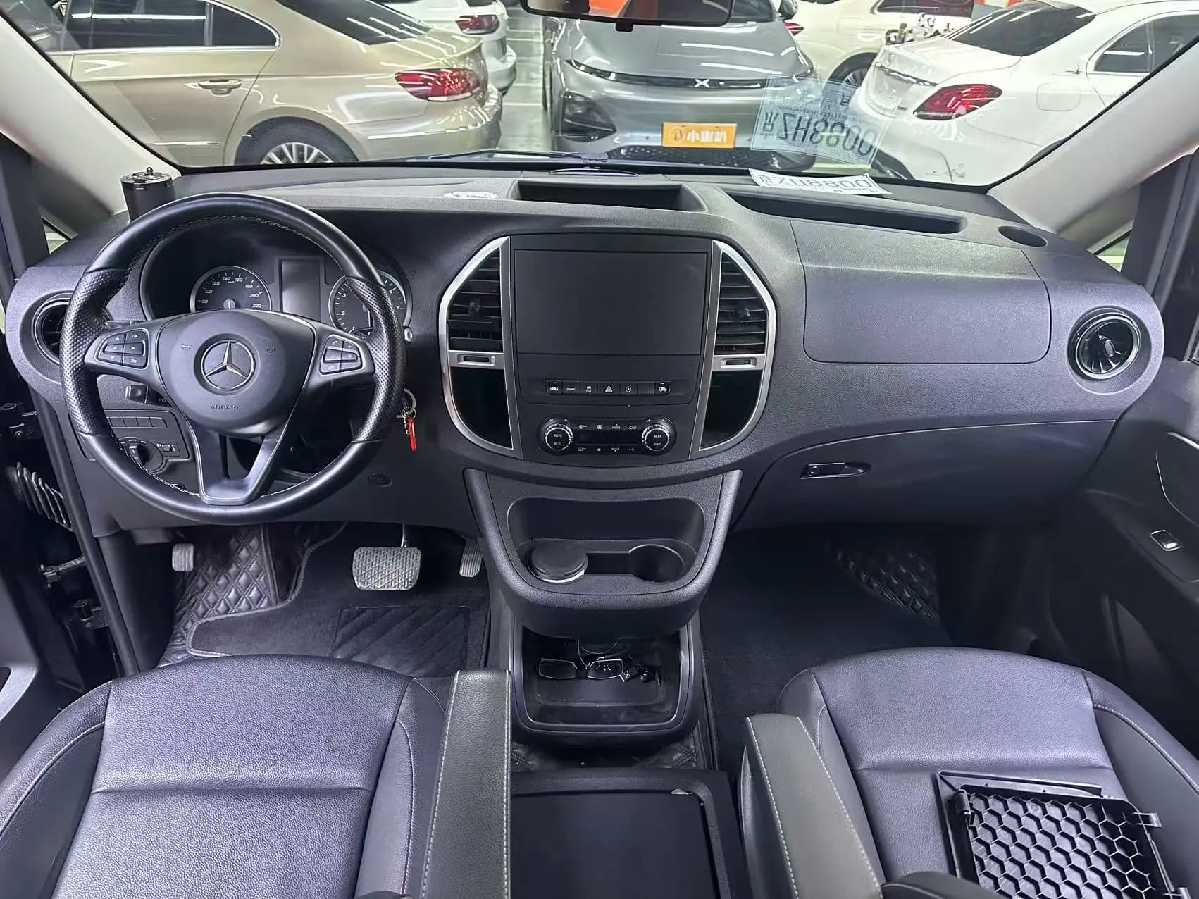 Mercedes-Benz Vito 2023 г. 92025 км. — фото 12