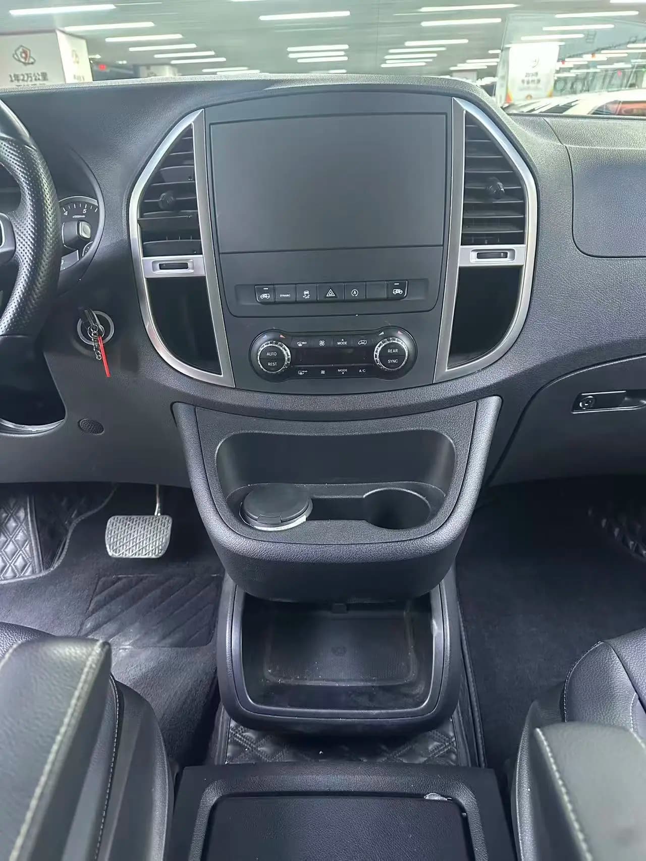 Mercedes-Benz Vito 2023 г. 92025 км. — фото 13