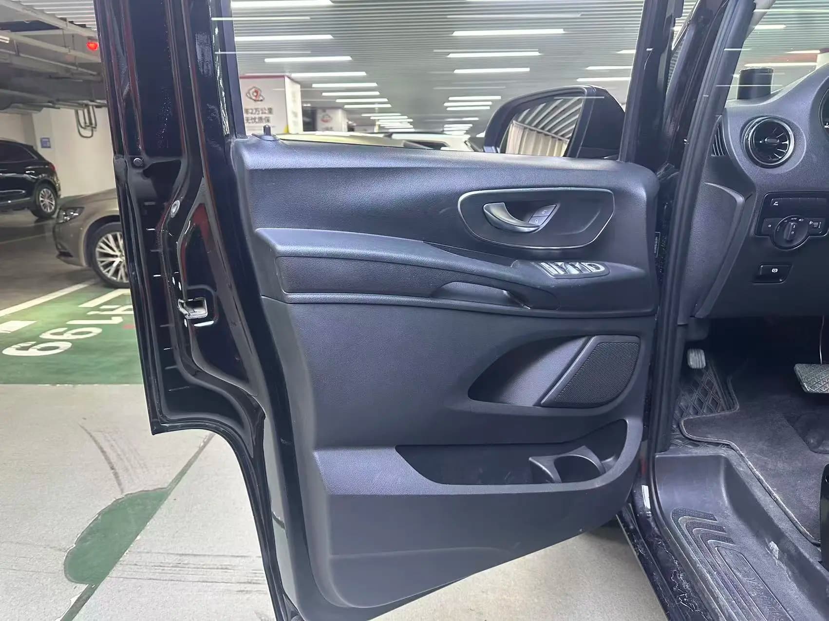 Mercedes-Benz Vito 2023 г. 92025 км. — фото 18