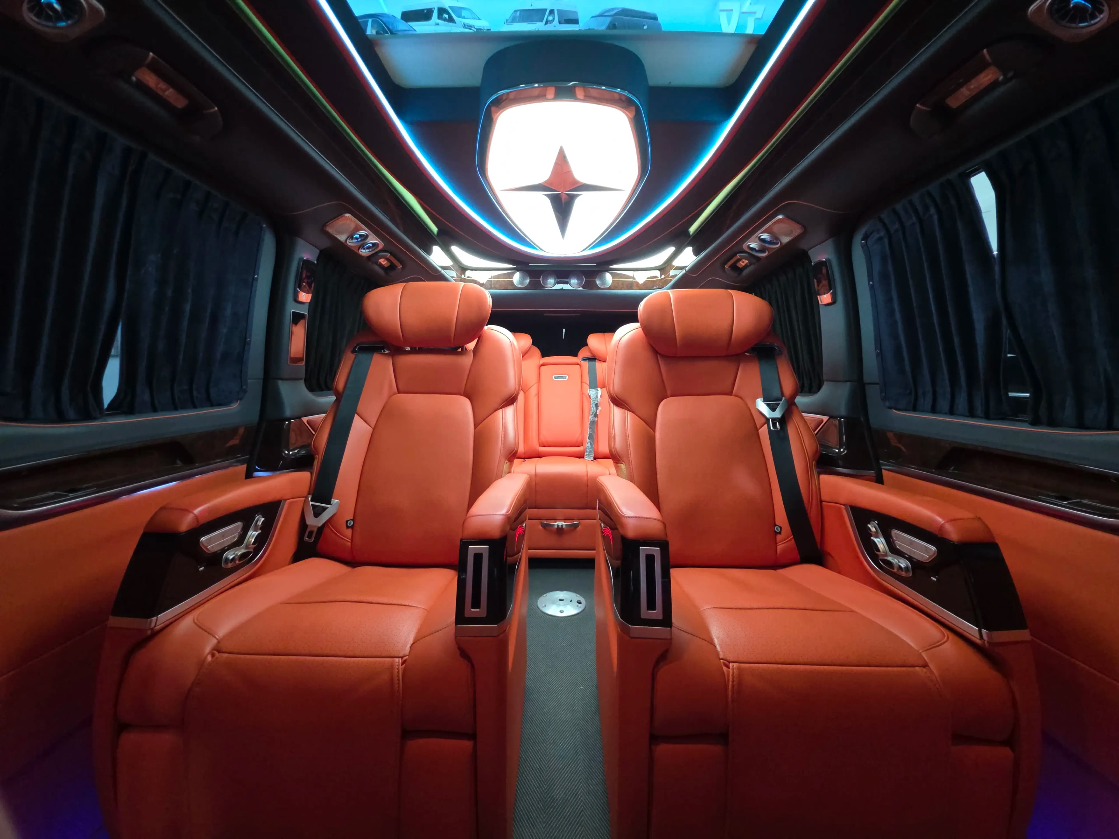 Mercedes-Benz Vito 2023 г. 64028 км. — фото 17