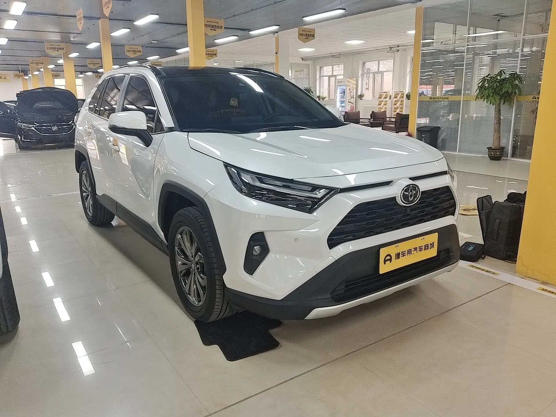 Toyota RAV4 2024 г. 20160 км. — фото 3