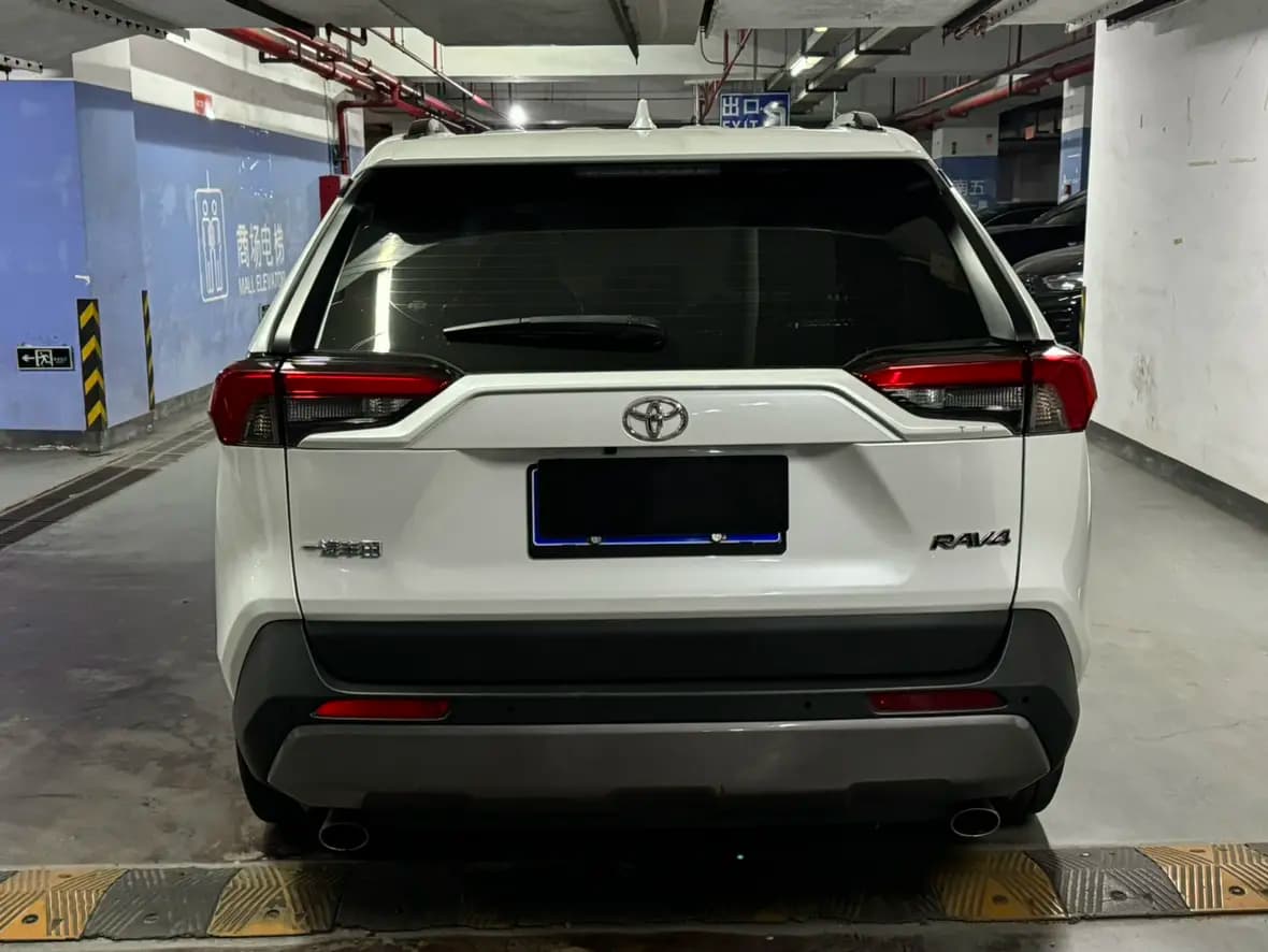 Toyota RAV4 2022 г. 68061 км. — фото 6