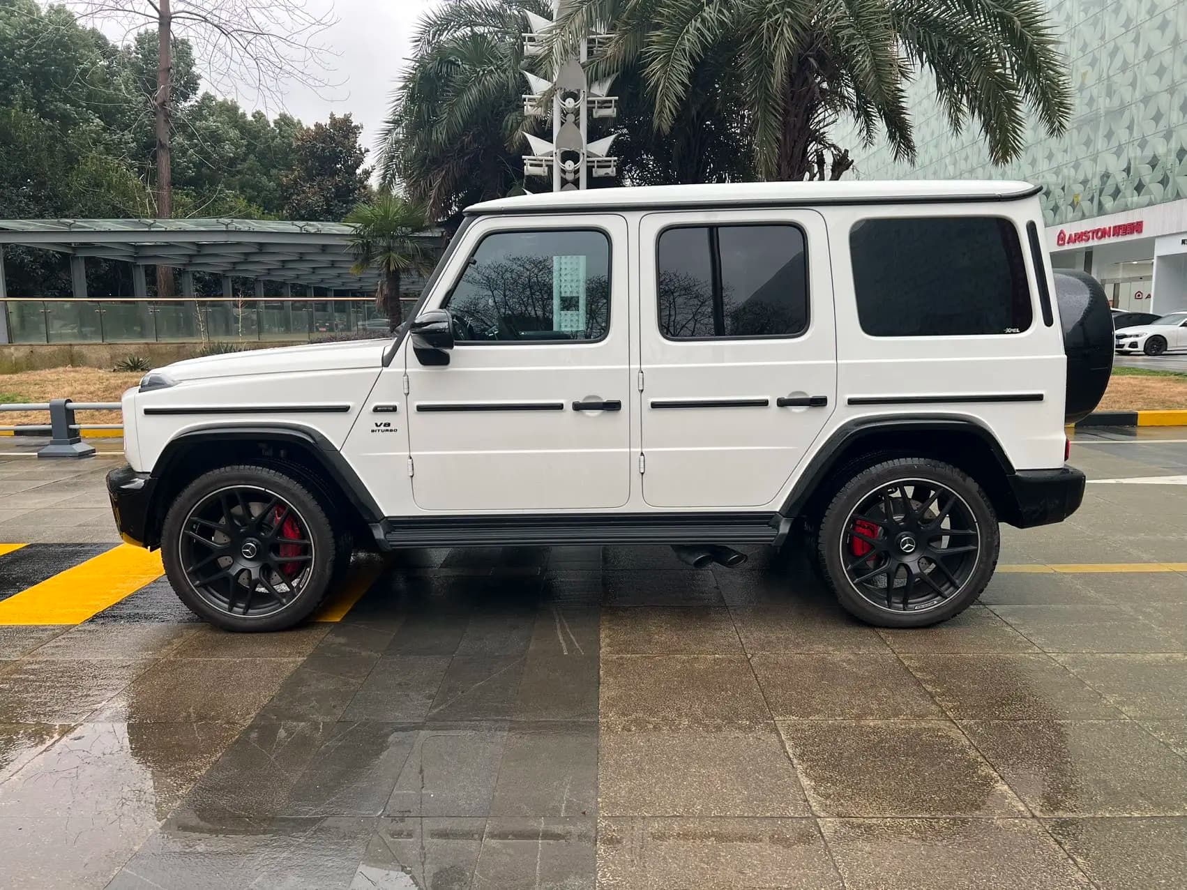 Mercedes-Benz G-Class AMG 2025 г. 8110 км. — фото 4