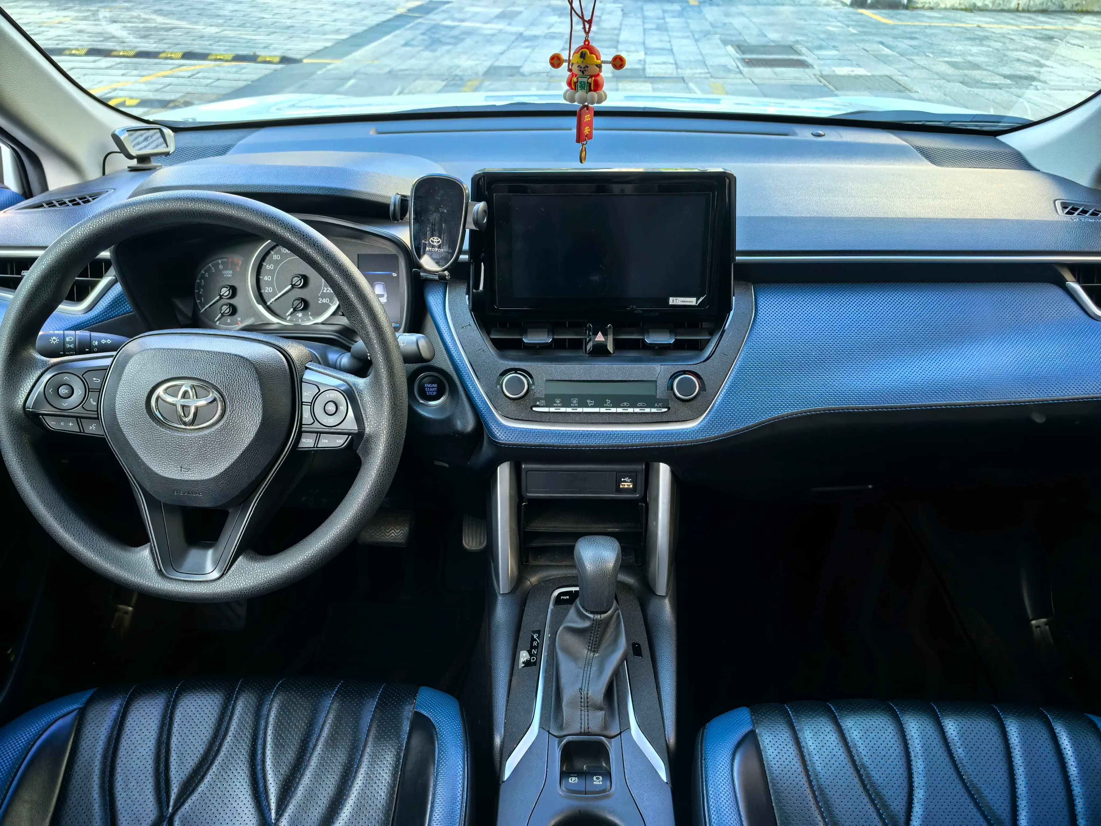 Toyota Corolla Cross 2023 г. 50108 км. — фото 11