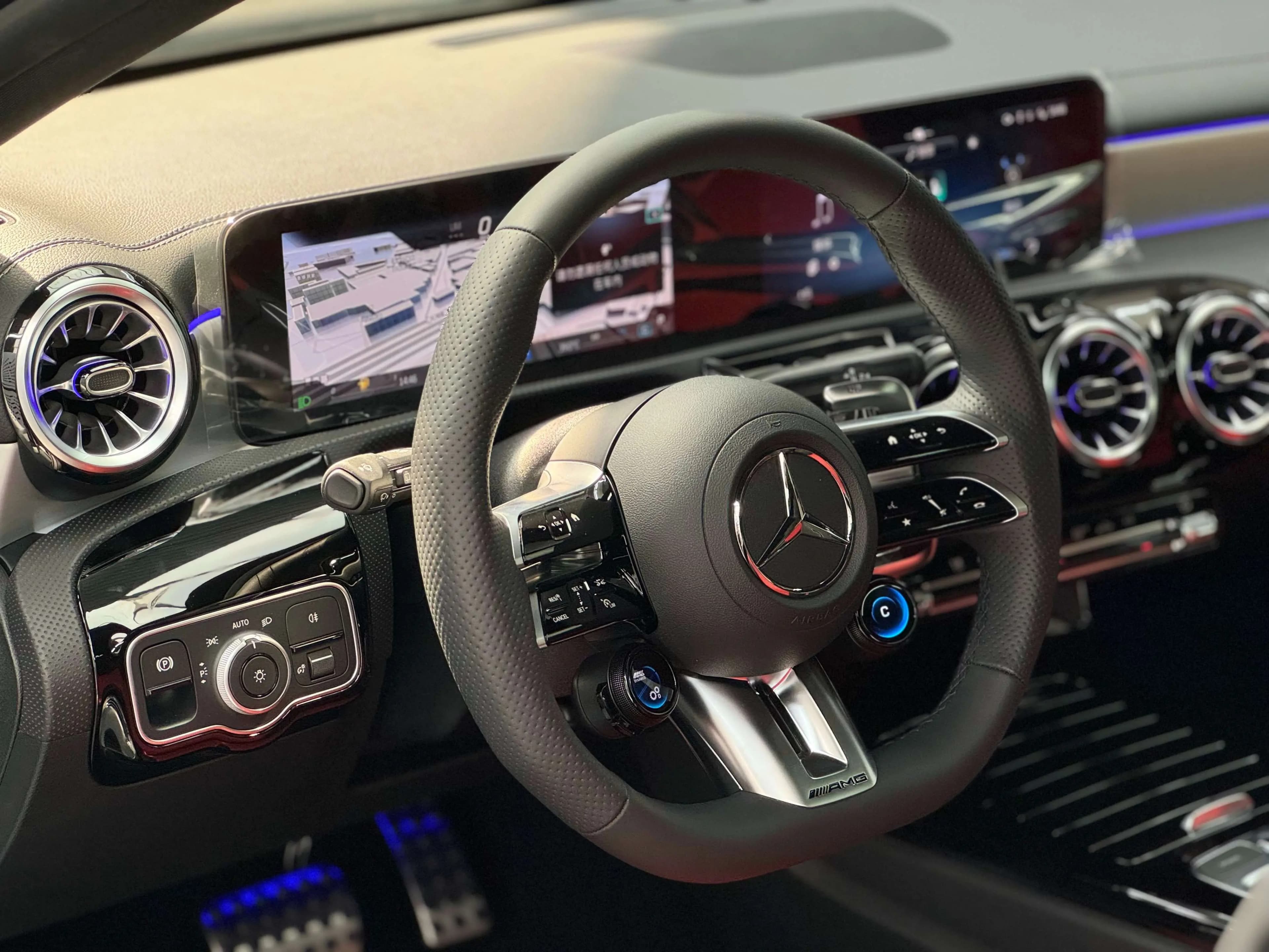 Mercedes-Benz A-Class AMG 2025 г. — фото 8
