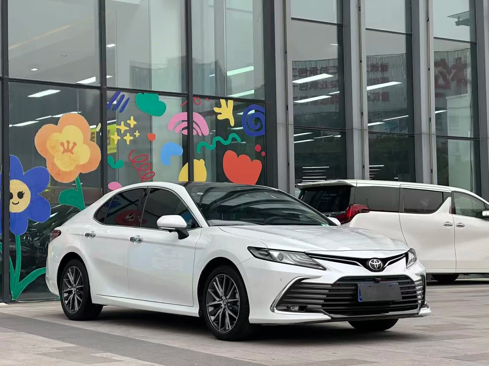 Toyota Camry 2023 г. 30062 км. — фото 2
