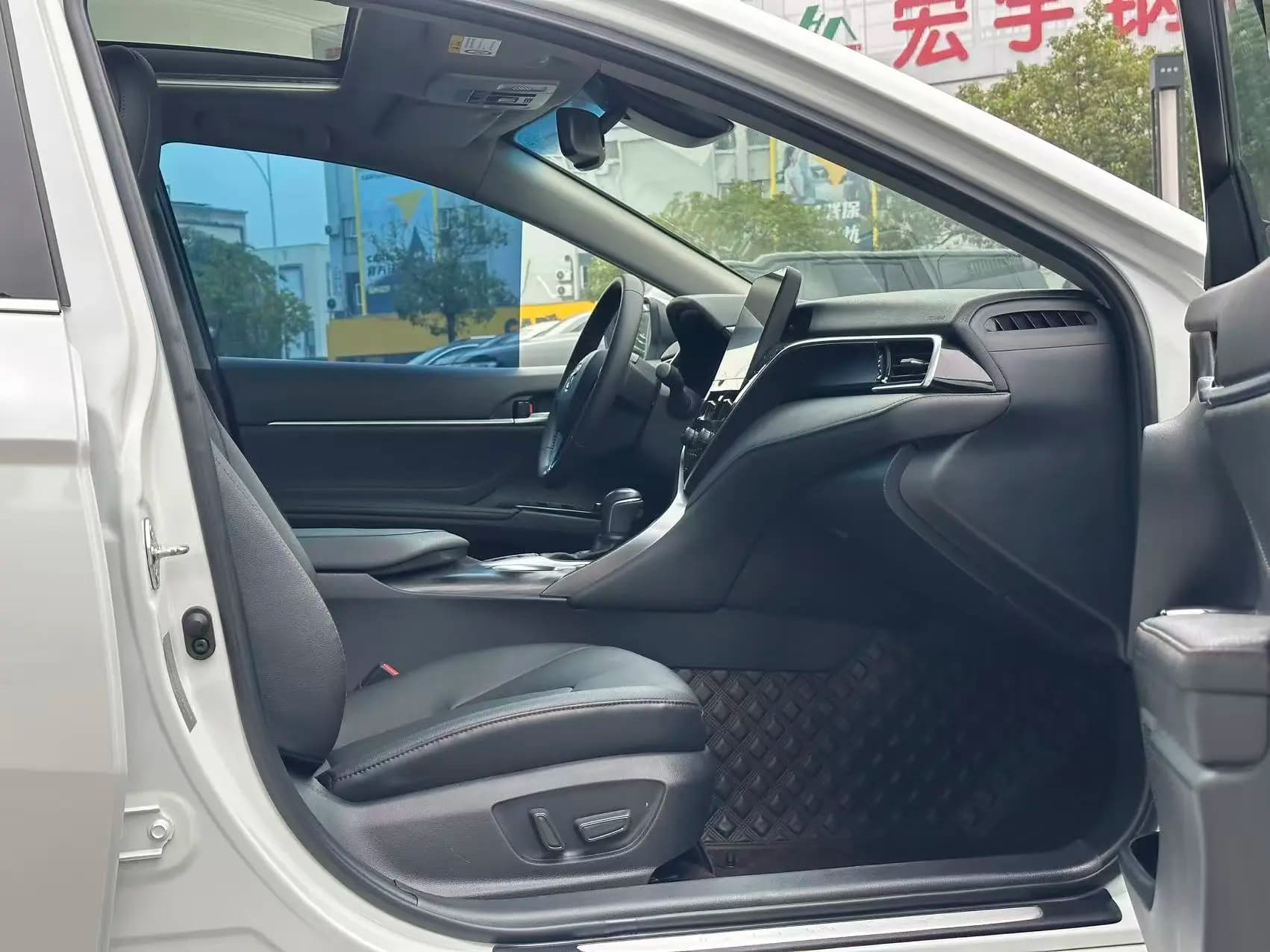 Toyota Camry 2023 г. 30062 км. — фото 18
