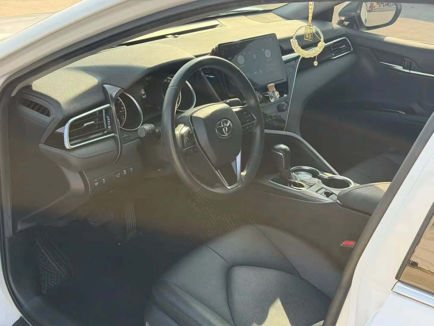 Toyota Camry 2022 г. 37063 км. — фото 8