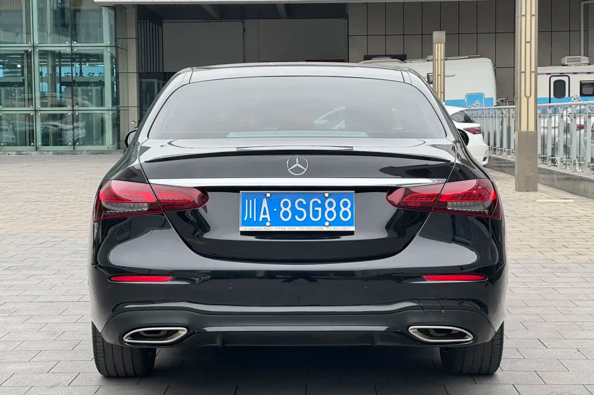 Mercedes-Benz E-Class 2022 г. 67086 км. — фото 3