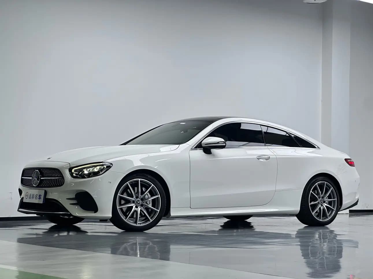 Mercedes-Benz E-Class 2023 г. 35087 км.