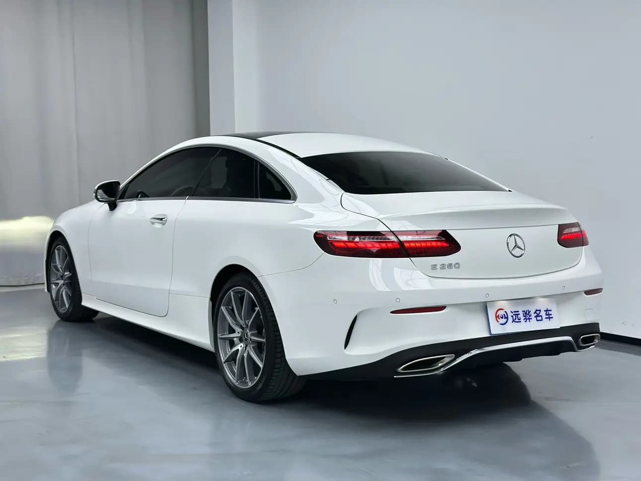 Mercedes-Benz E-Class 2023 г. 35087 км. — фото 3