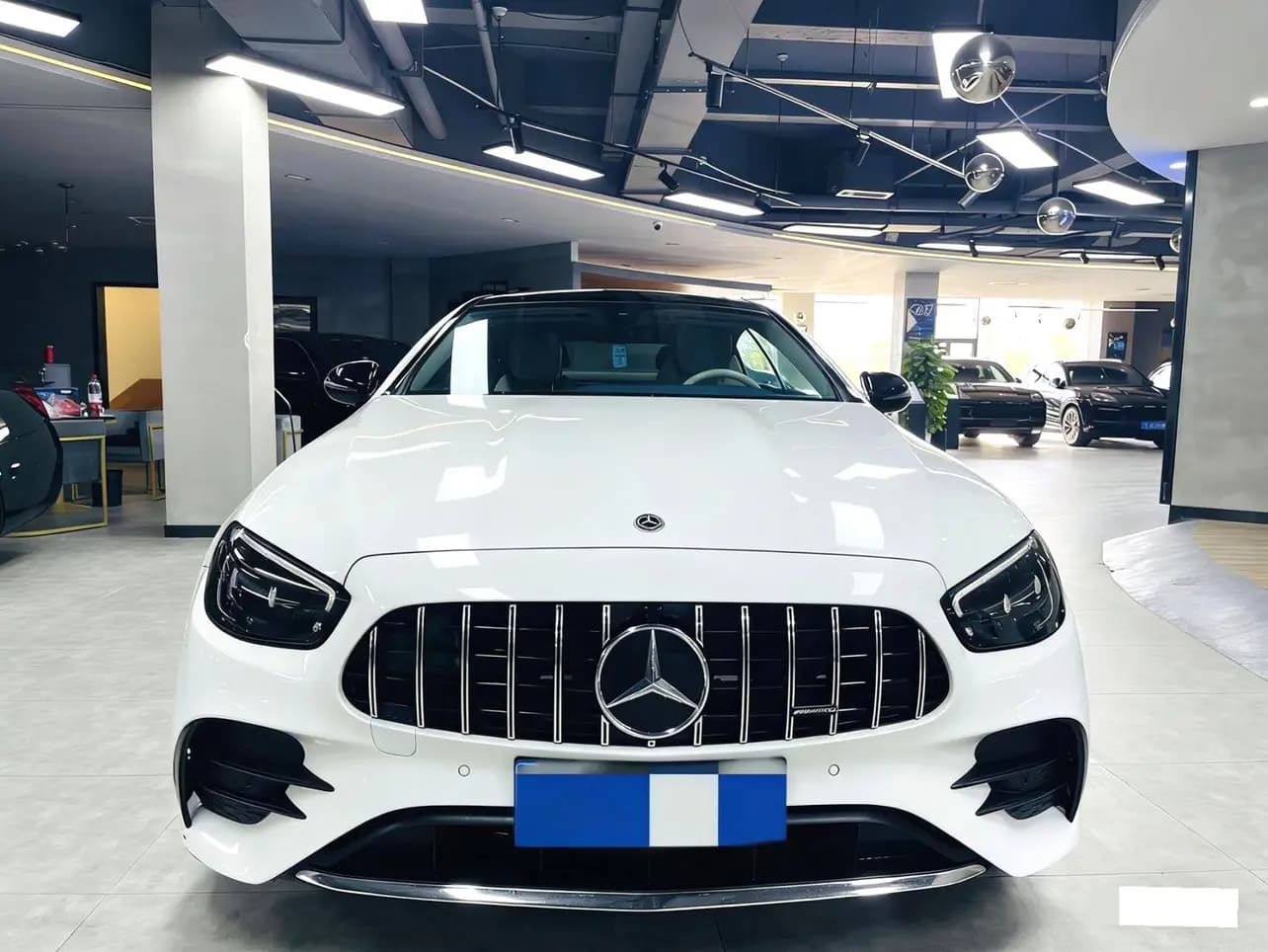 Mercedes-Benz E-Class 2022 г. 80088 км. — фото 2