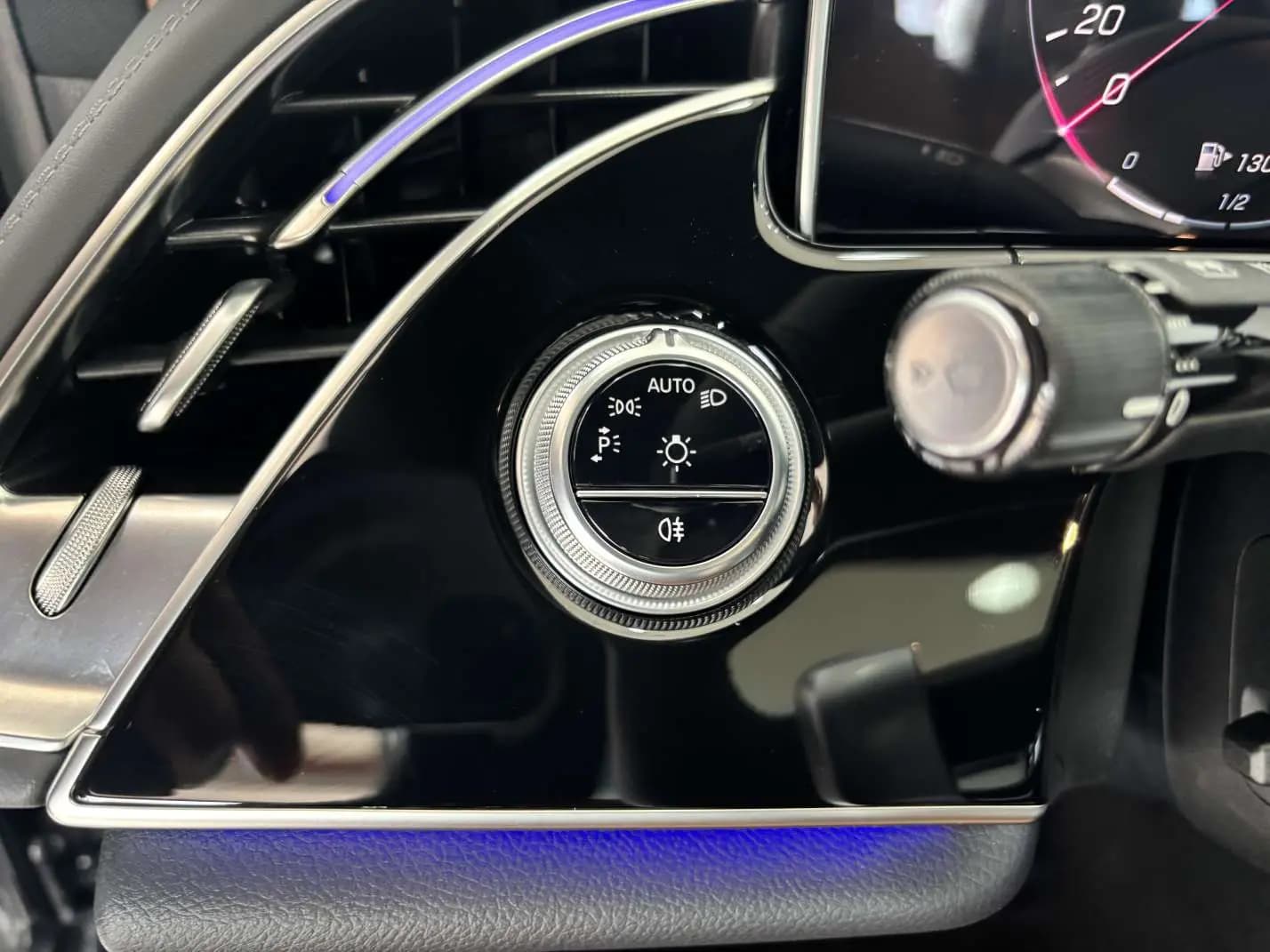 Mercedes-Benz E-Class PHEV 2025 г. — фото 12