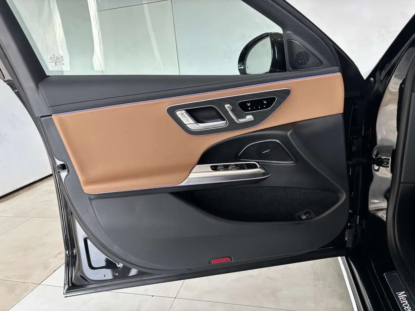 Mercedes-Benz E-Class PHEV 2025 г. — фото 13