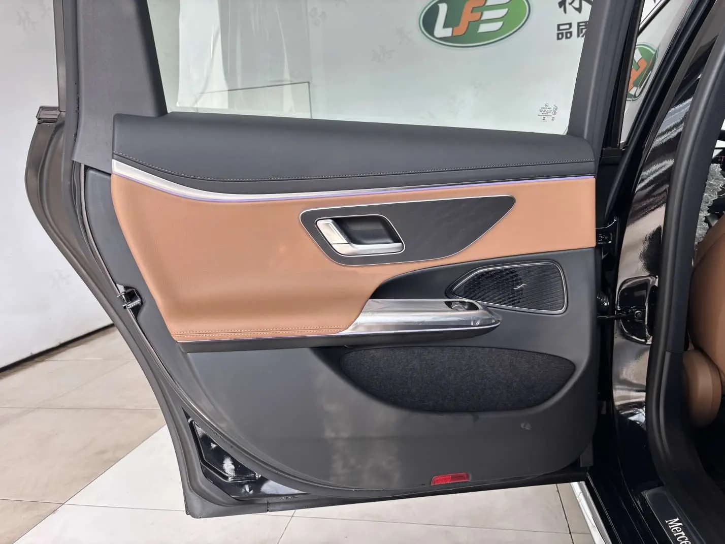 Mercedes-Benz E-Class PHEV 2025 г. — фото 18