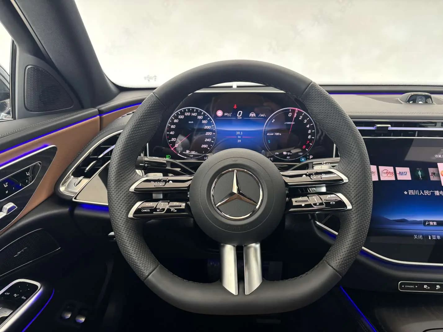 Mercedes-Benz E-Class PHEV 2025 г. — фото 20