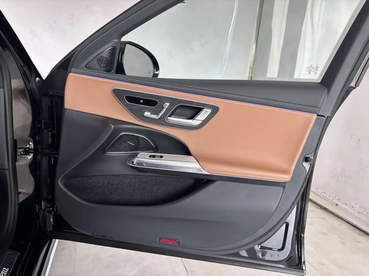 Mercedes-Benz E-Class PHEV 2025 г. — фото 27