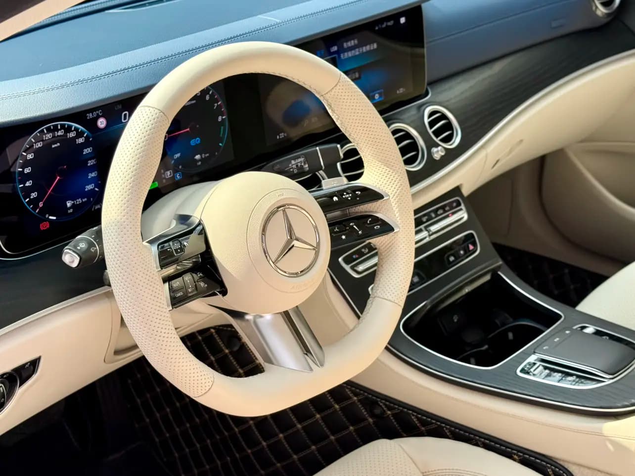 Mercedes-Benz E-Class PHEV 2023 г. 50082 км. — фото 20